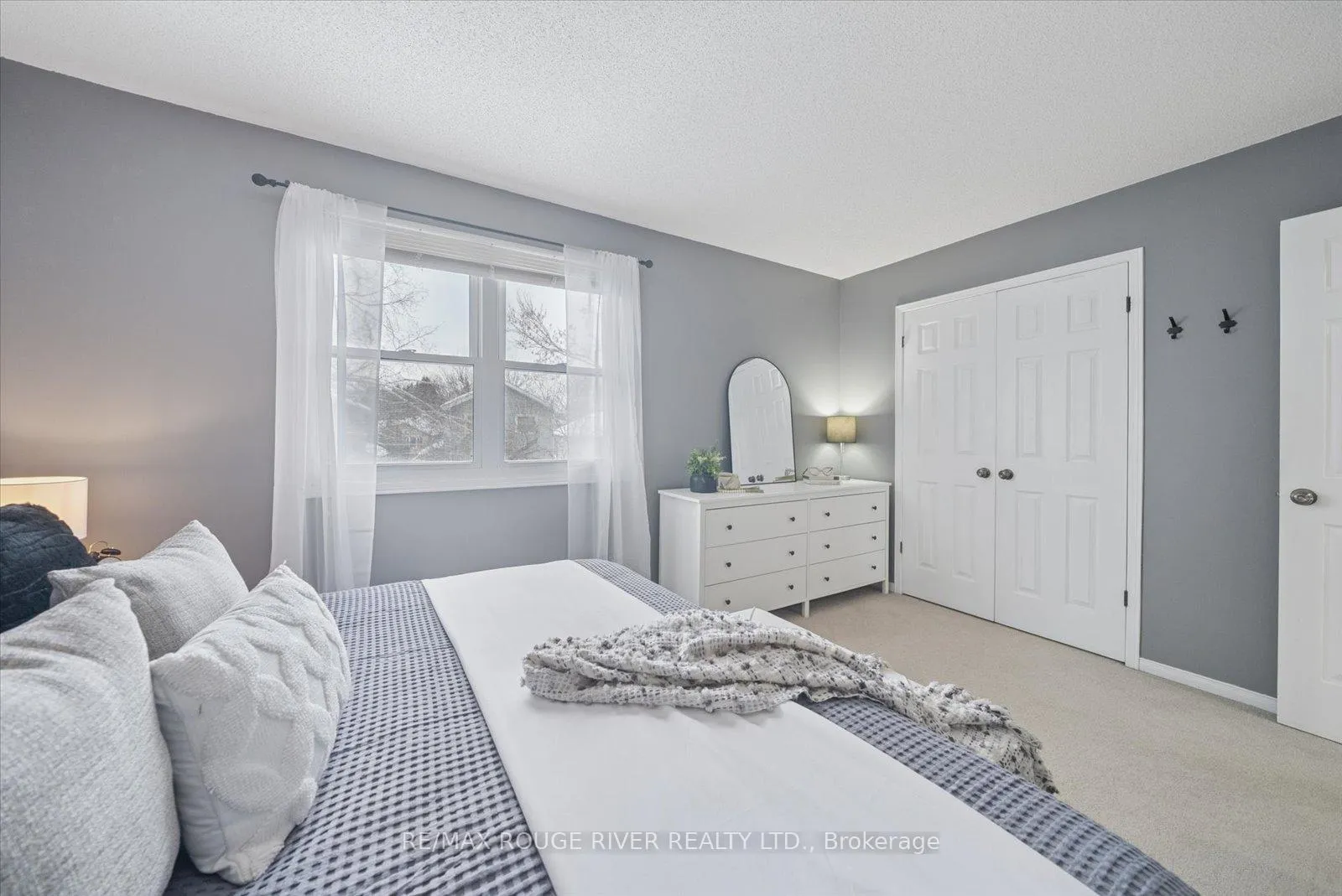 Photo 12 of 1212 Huntington Circle, Peterborough, Otonabee Ward 1 — HOMEH
