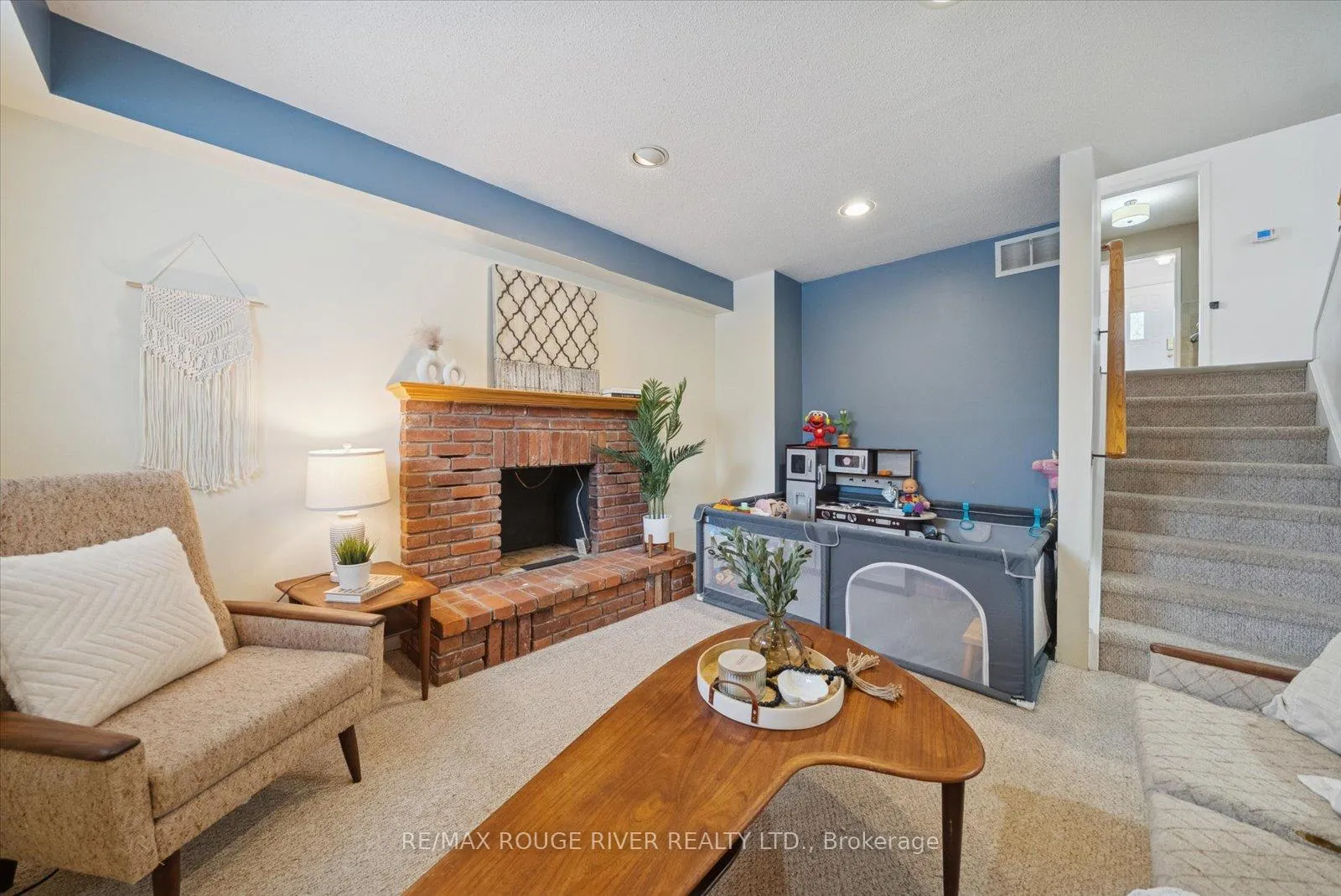 Photo 15 of 1212 Huntington Circle, Peterborough, Otonabee Ward 1 — HOMEH