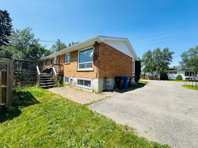 Photo 6 of 16 Nipigon Avenue, Kapuskasing — HOMEH