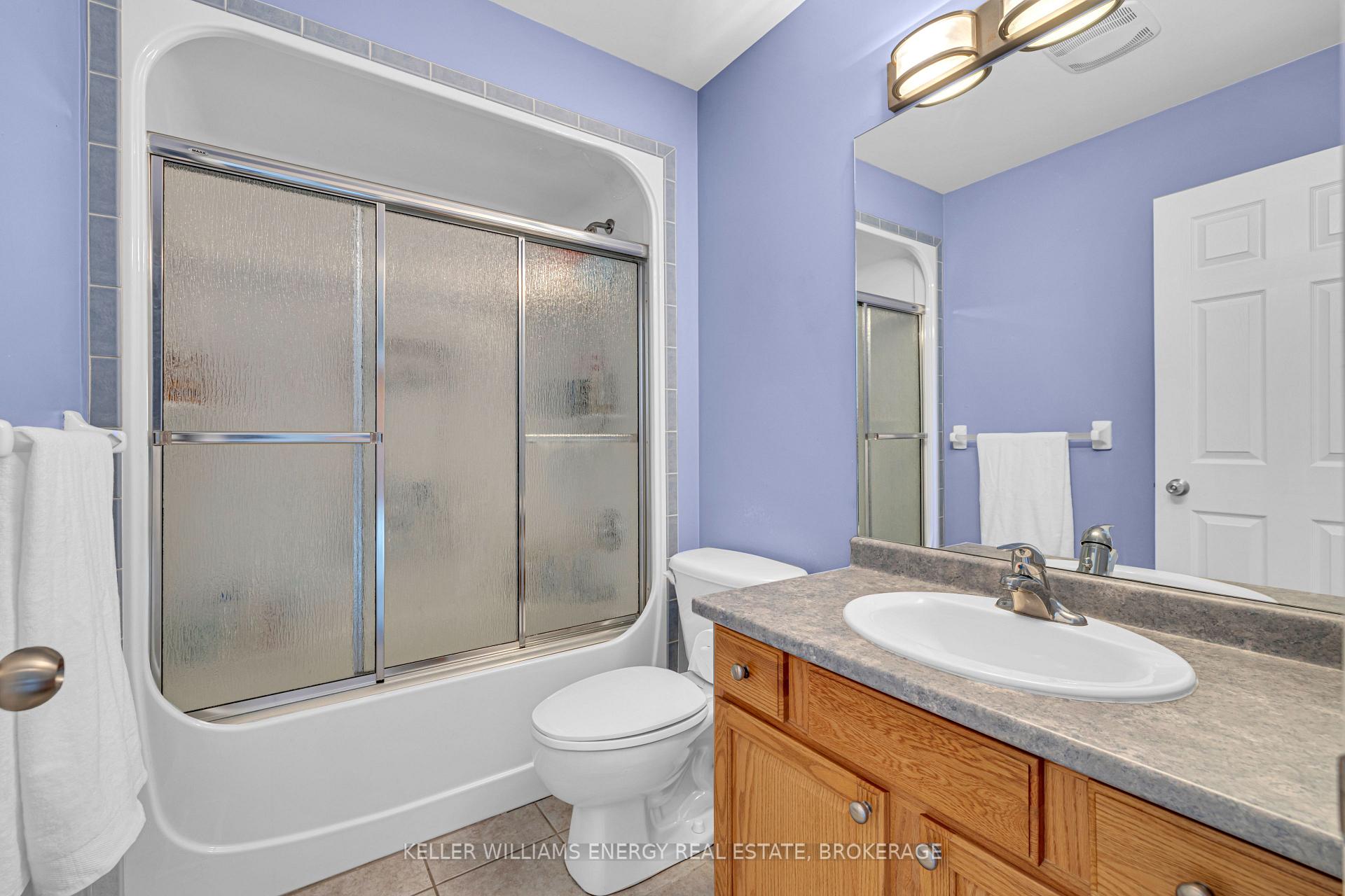 Photo 8 of 1127 King Louis Street, Lakeshore — HOMEH