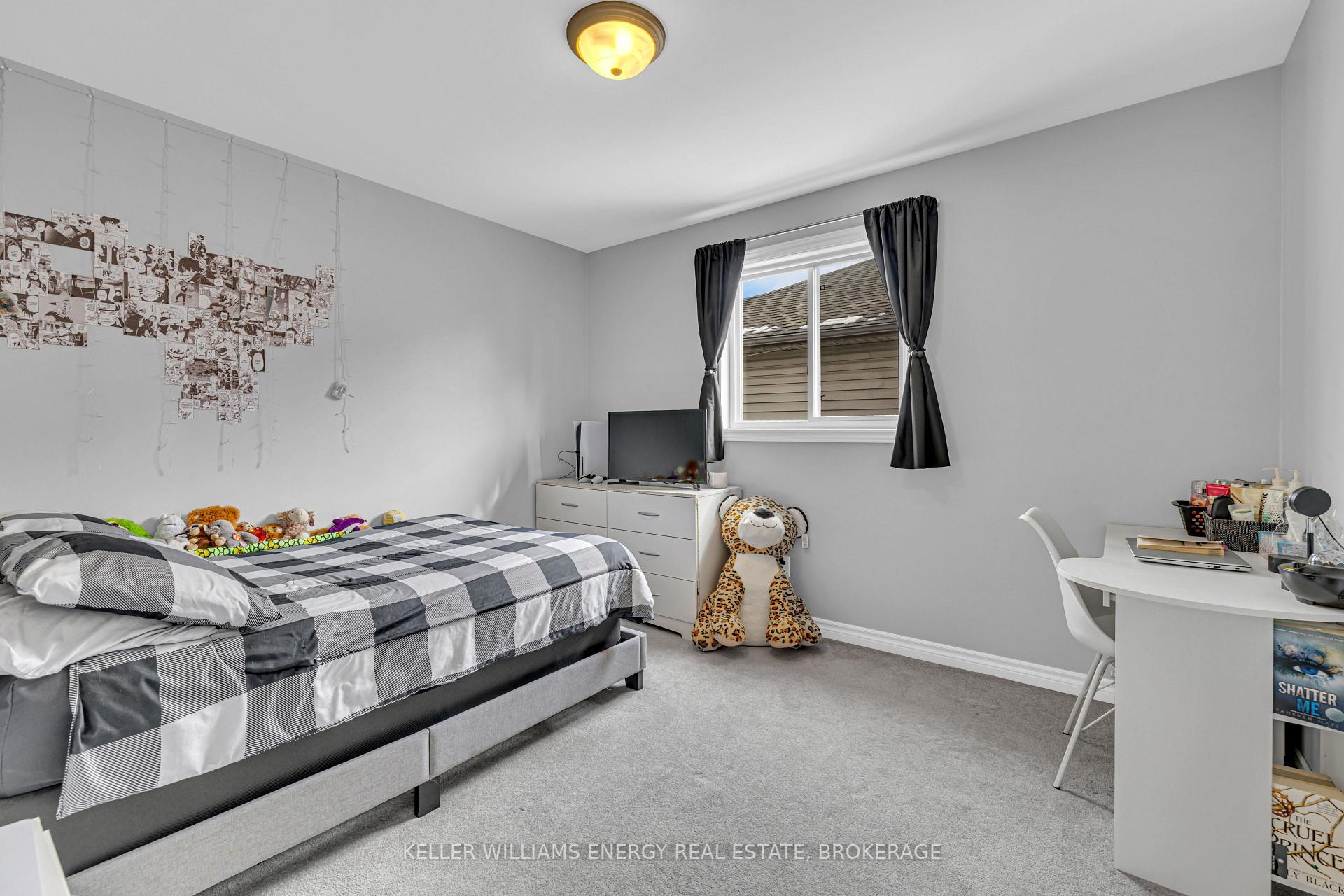 Photo 9 of 1127 King Louis Street, Lakeshore — HOMEH