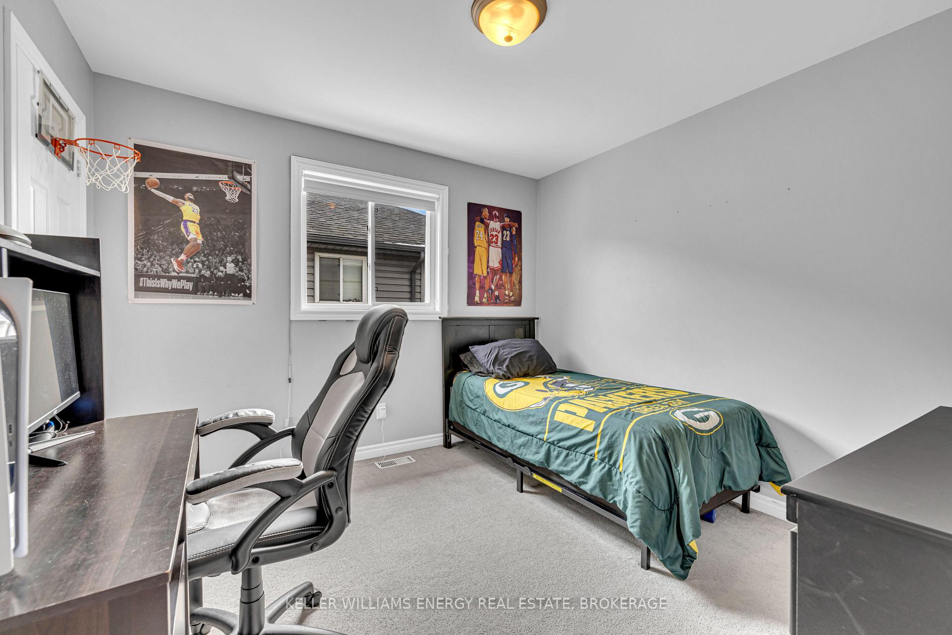 Photo 10 of 1127 King Louis Street, Lakeshore — HOMEH