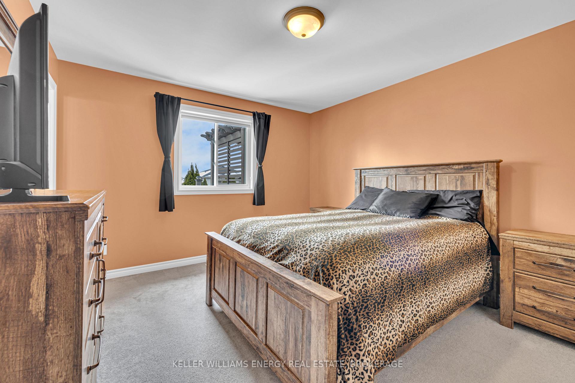 Photo 11 of 1127 King Louis Street, Lakeshore — HOMEH