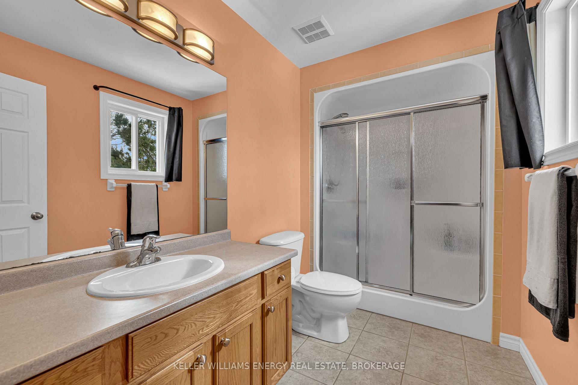 Photo 12 of 1127 King Louis Street, Lakeshore — HOMEH
