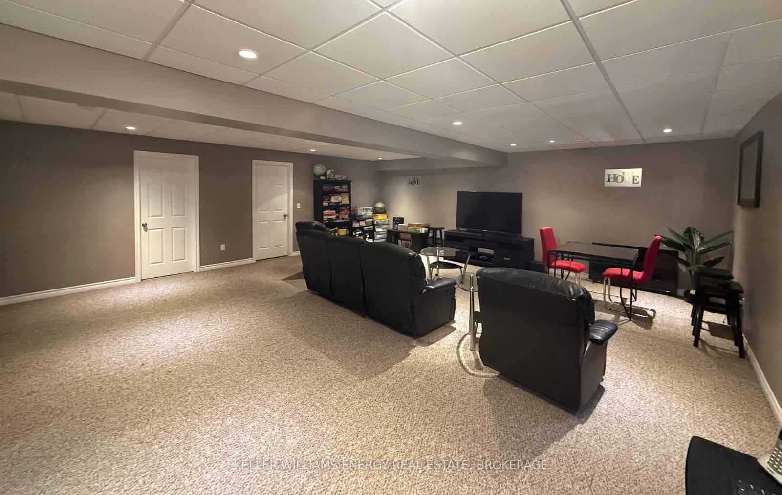 Photo 13 of 1127 King Louis Street, Lakeshore — HOMEH