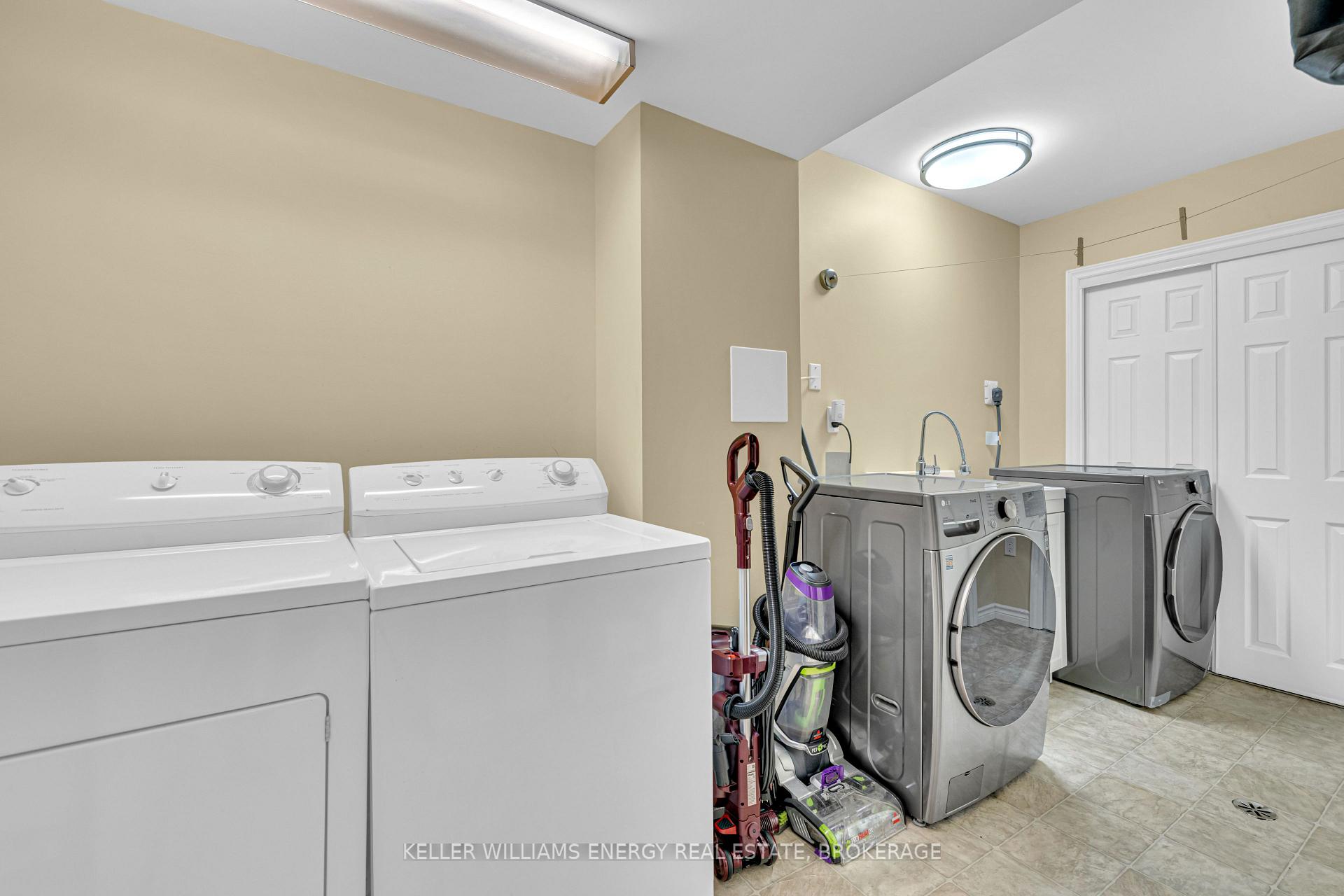 Photo 18 of 1127 King Louis Street, Lakeshore — HOMEH