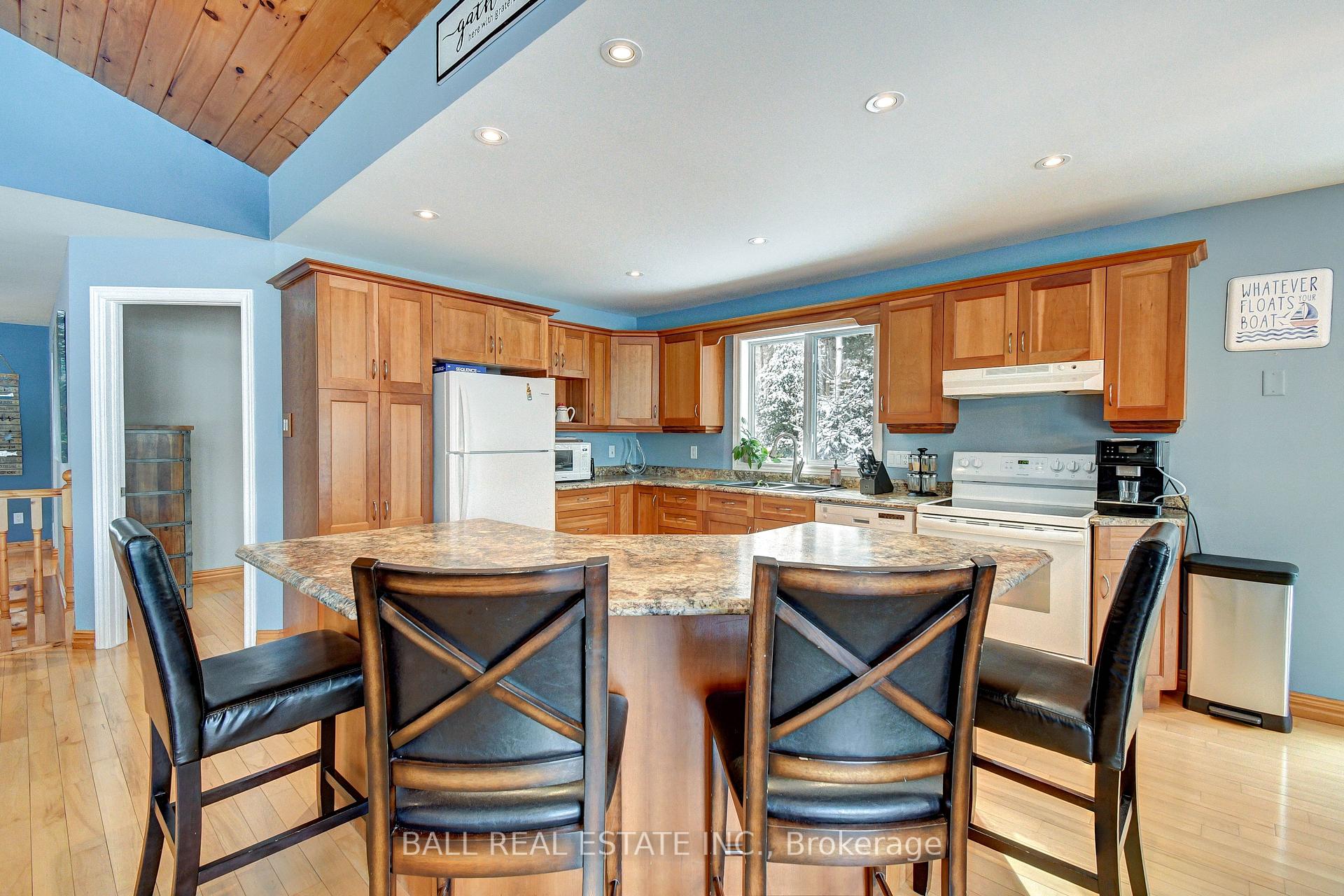 Photo 4 of 1609 Weslemkoon Lake Road, Limerick — HOMEH
