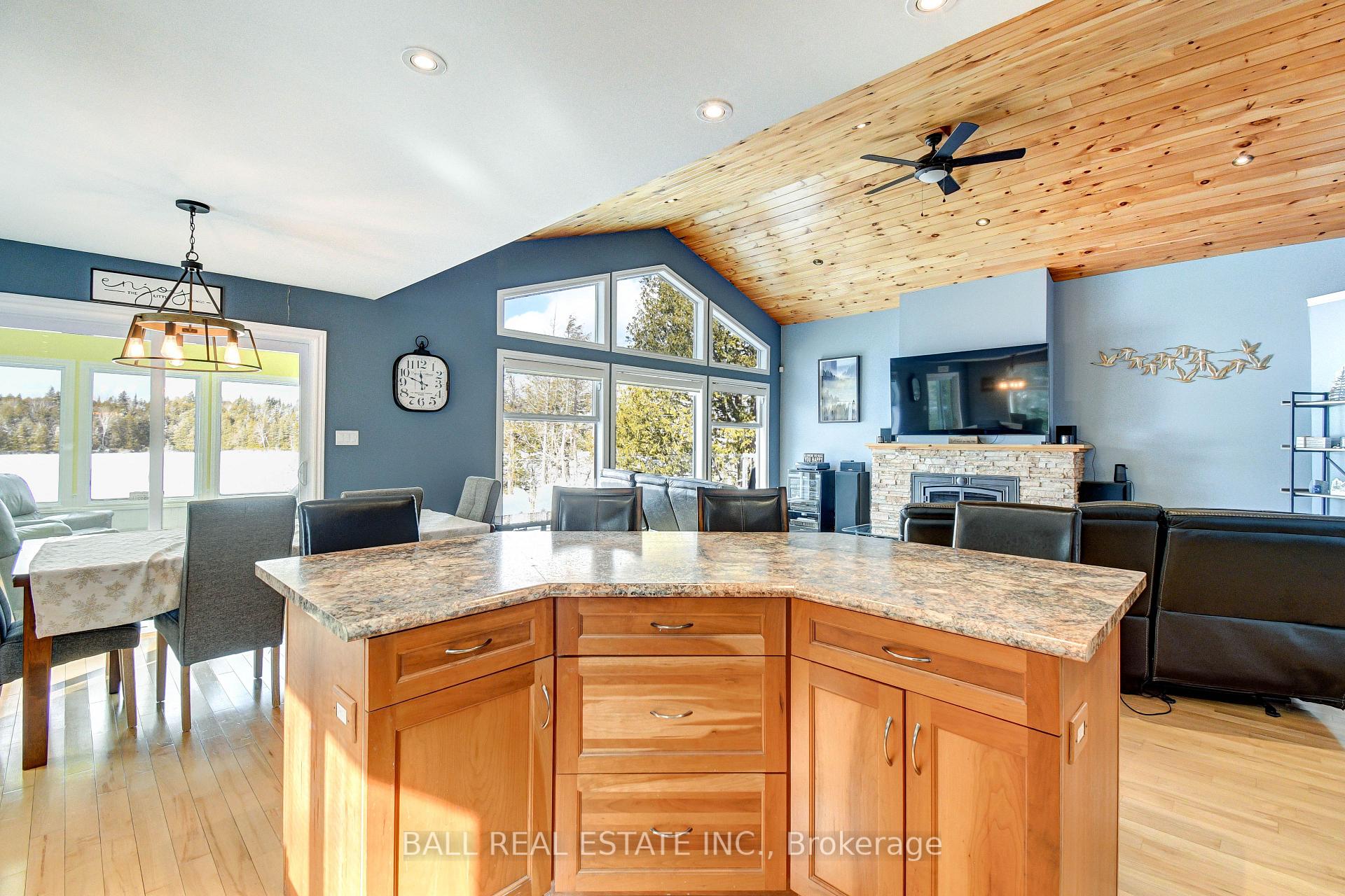Photo 5 of 1609 Weslemkoon Lake Road, Limerick — HOMEH