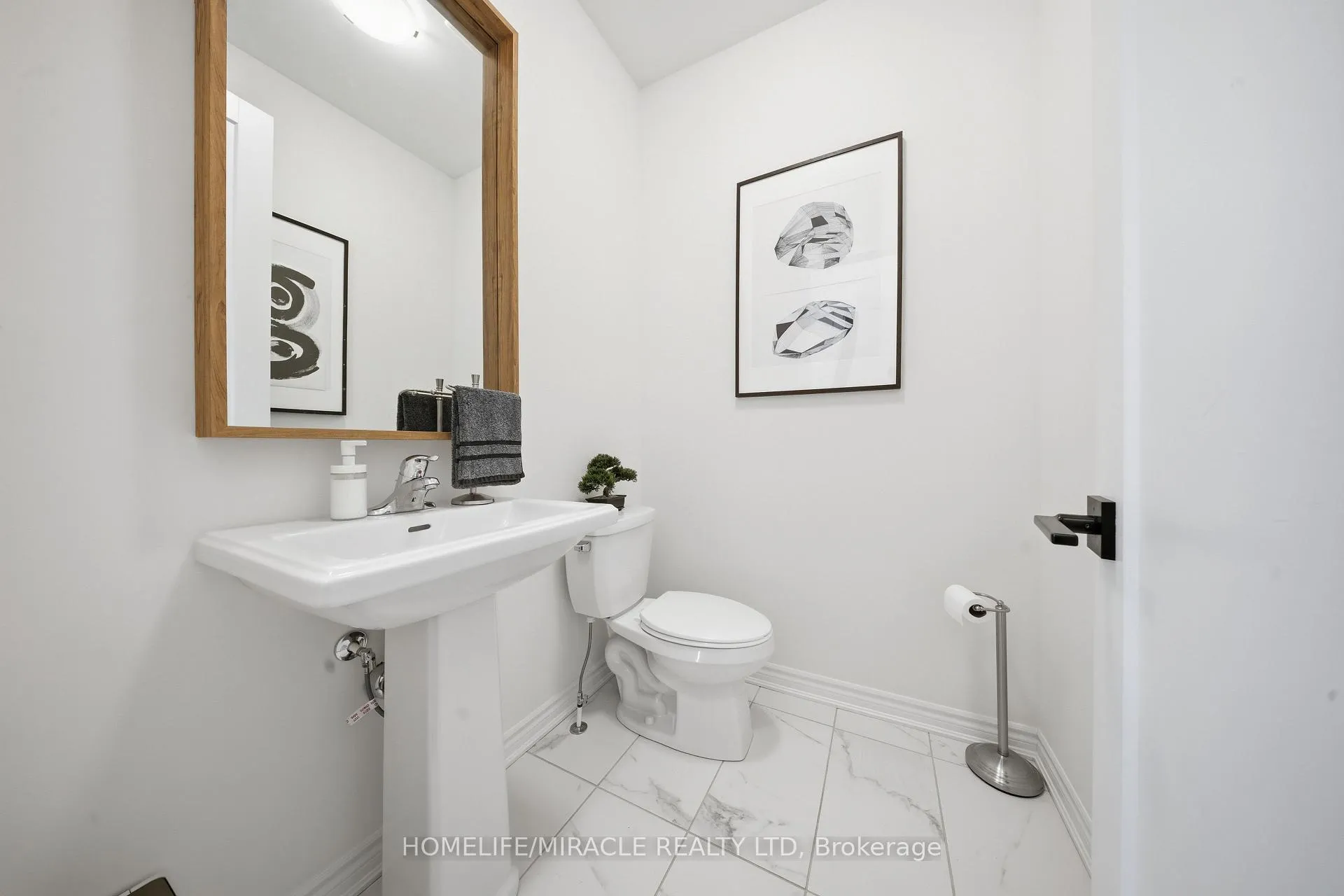 Photo 20 of 919 Ash Gate, Milton, Cobban — HOMEH