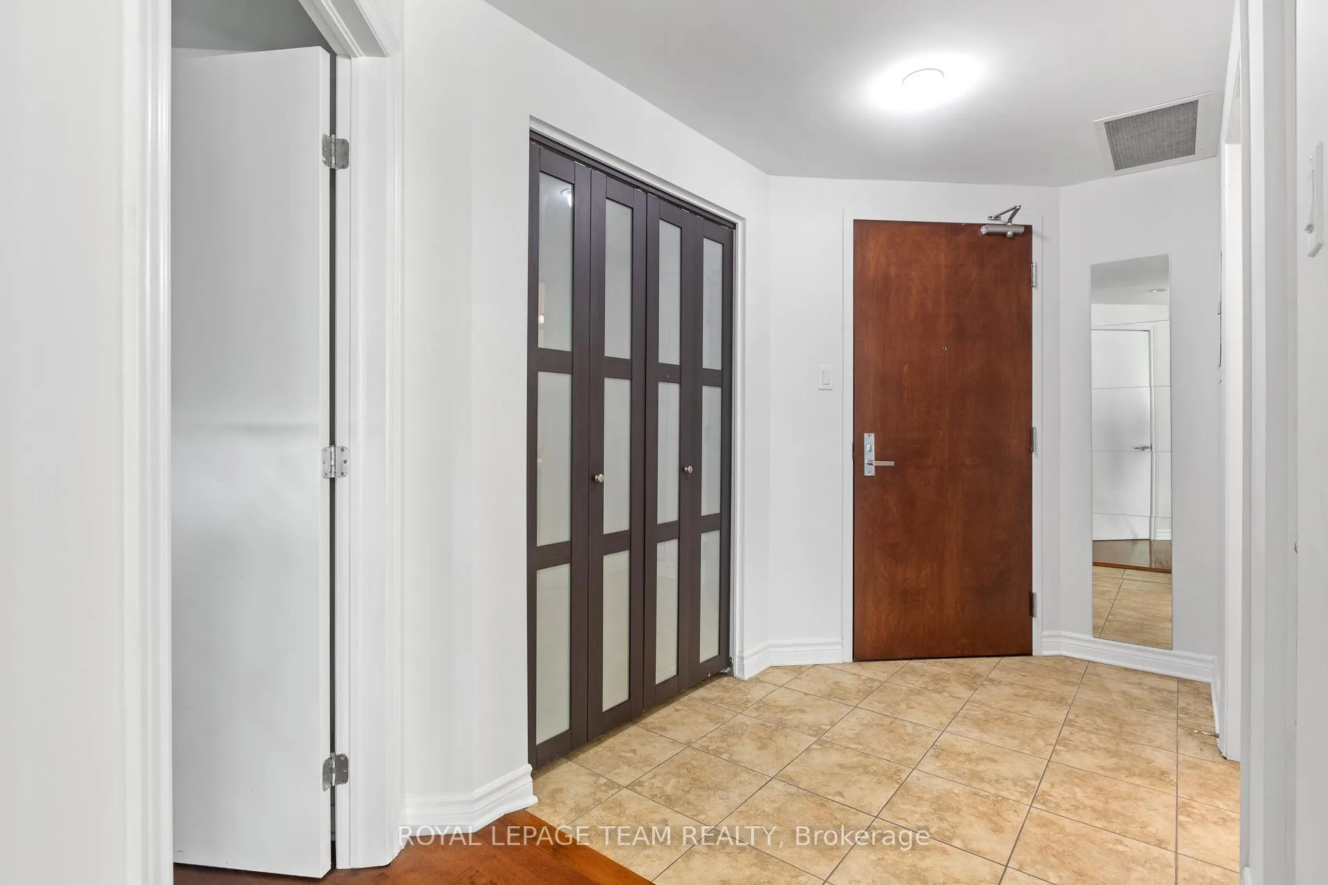 Photo 5 of Unit 1112, 200 Rideau Street, Ottawa, Sandy Hill — HOMEH