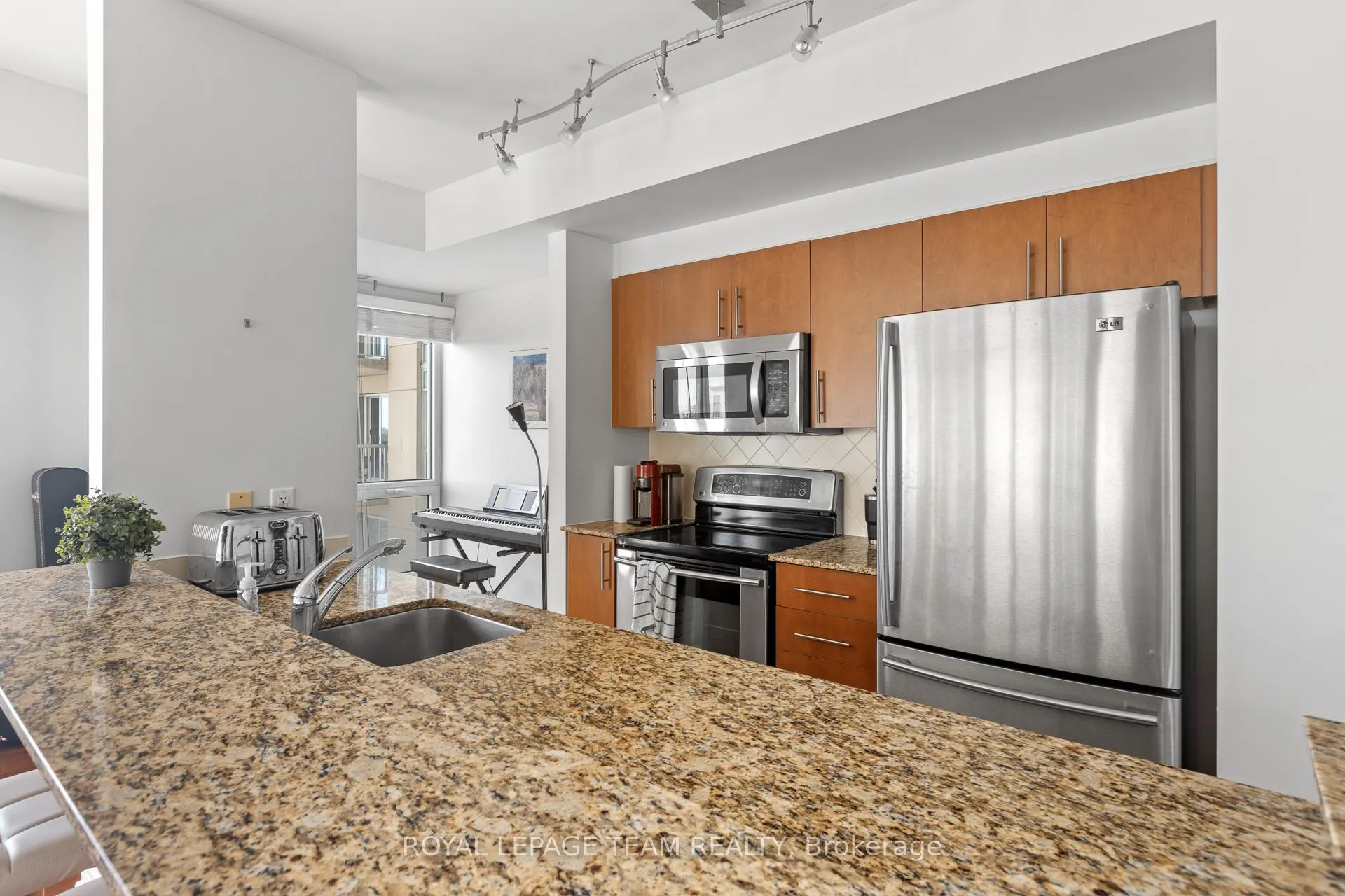 Photo 9 of Unit 1112, 200 Rideau Street, Ottawa, Sandy Hill — HOMEH