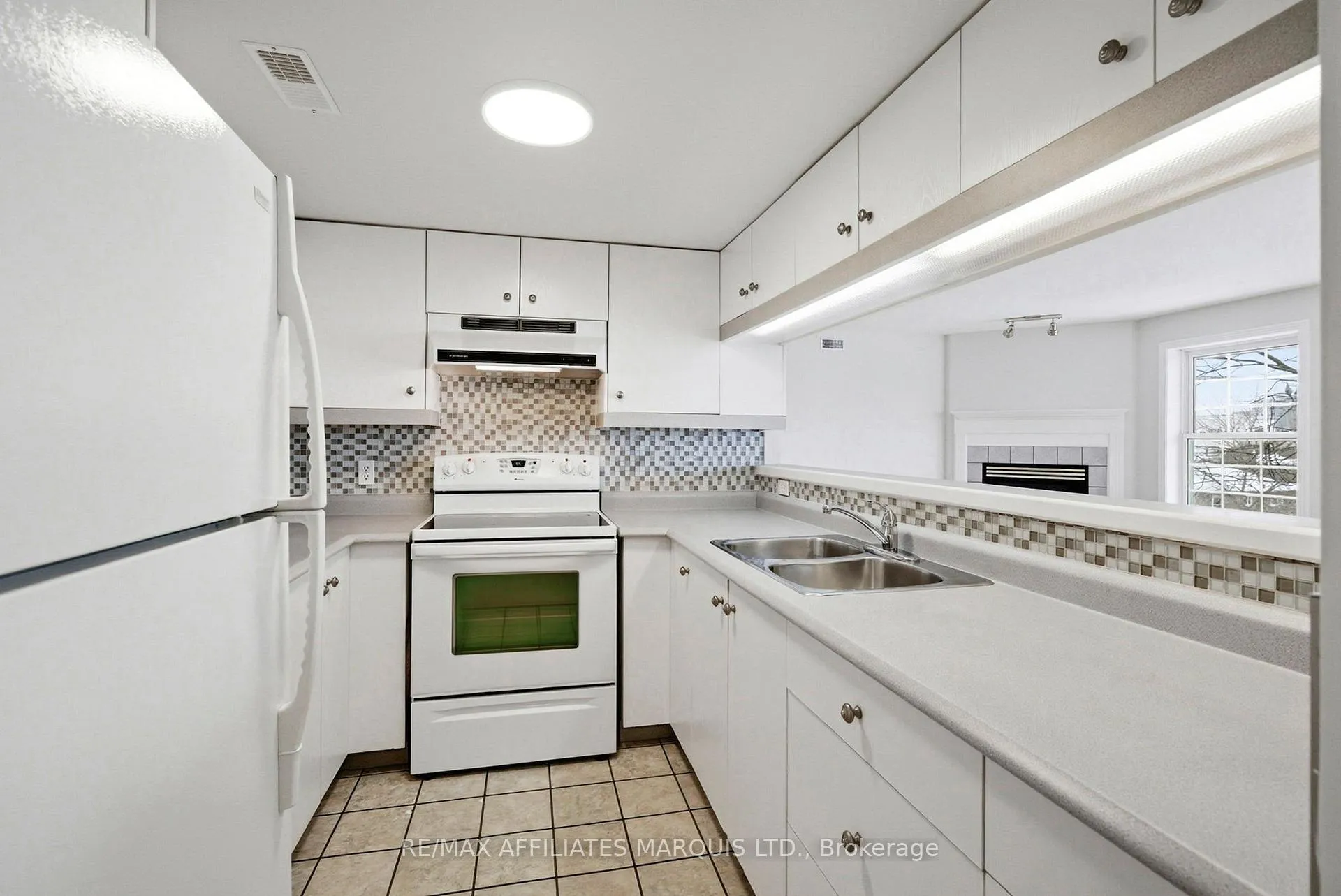 Photo 10 of Unit 304, 301 Water Street W, Cornwall — HOMEH