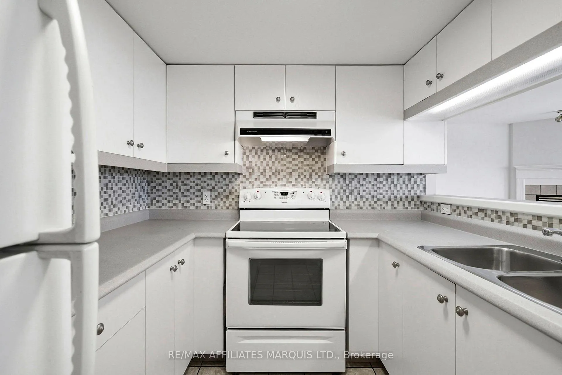 Photo 12 of Unit 304, 301 Water Street W, Cornwall — HOMEH