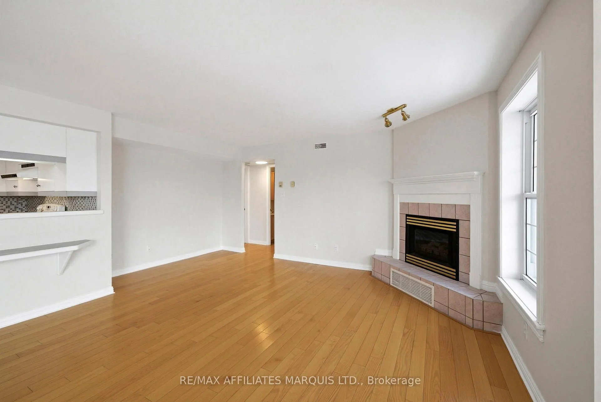 Photo 17 of Unit 304, 301 Water Street W, Cornwall — HOMEH