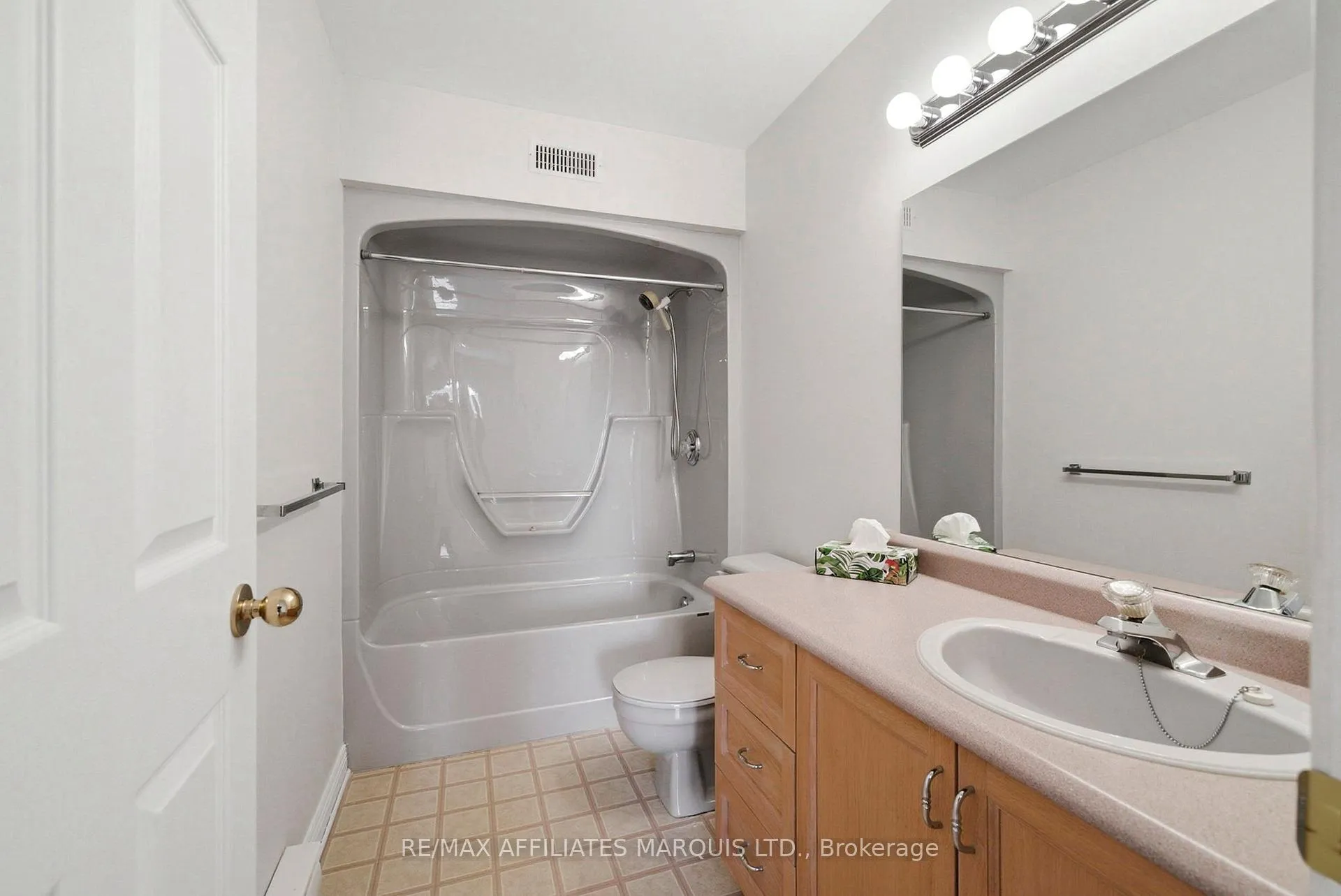 Photo 28 of Unit 304, 301 Water Street W, Cornwall — HOMEH