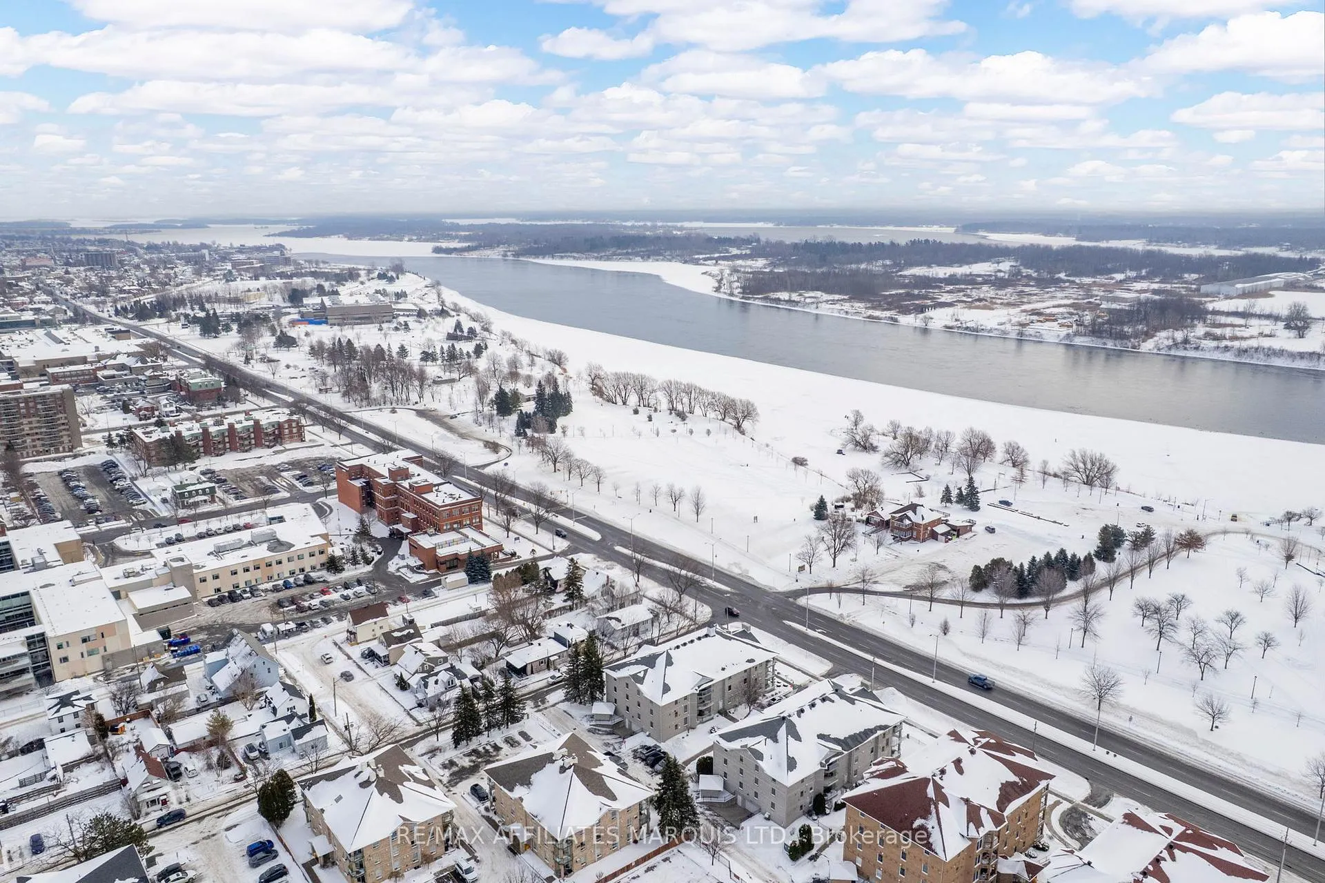 Photo 37 of Unit 304, 301 Water Street W, Cornwall — HOMEH