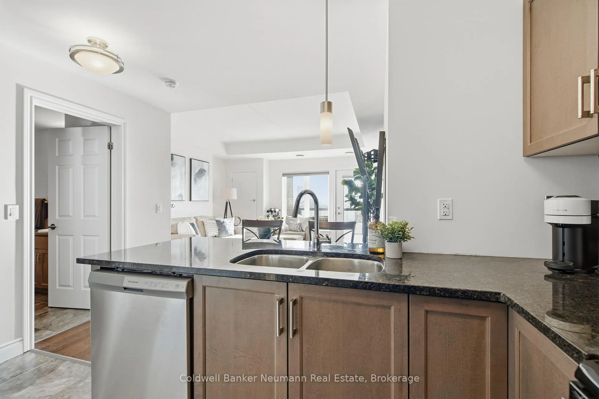 Photo 4 of Unit 311, 106 Bard Boulevard, Guelph, Pineridge/Westminster Woods — HOMEH
