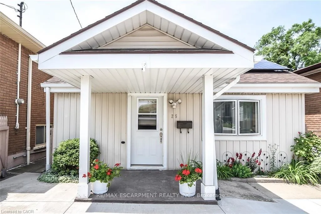 Photo 1 of 25 Delena Avenue N, Hamilton, McQuesten — HOMEH