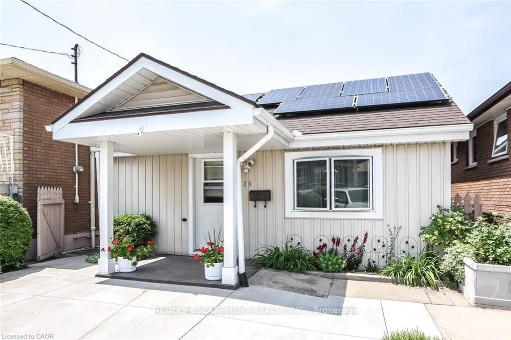 Photo 2 of 25 Delena Avenue N, Hamilton, McQuesten — HOMEH