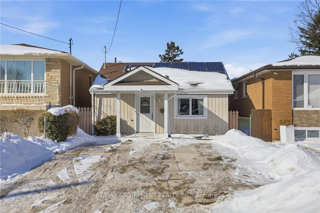 Photo 3 of 25 Delena Avenue N, Hamilton, McQuesten — HOMEH