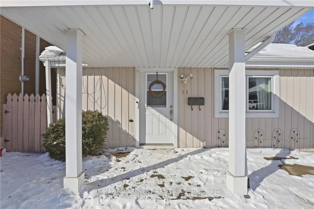 Photo 6 of 25 Delena Avenue N, Hamilton, McQuesten — HOMEH
