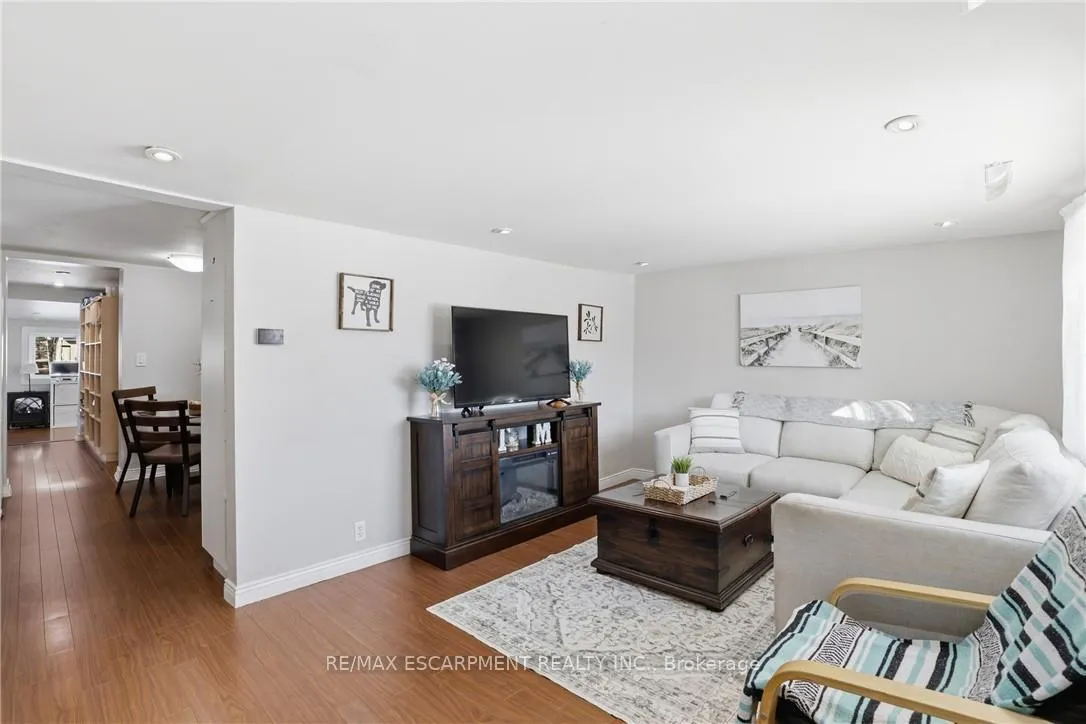 Photo 8 of 25 Delena Avenue N, Hamilton, McQuesten — HOMEH