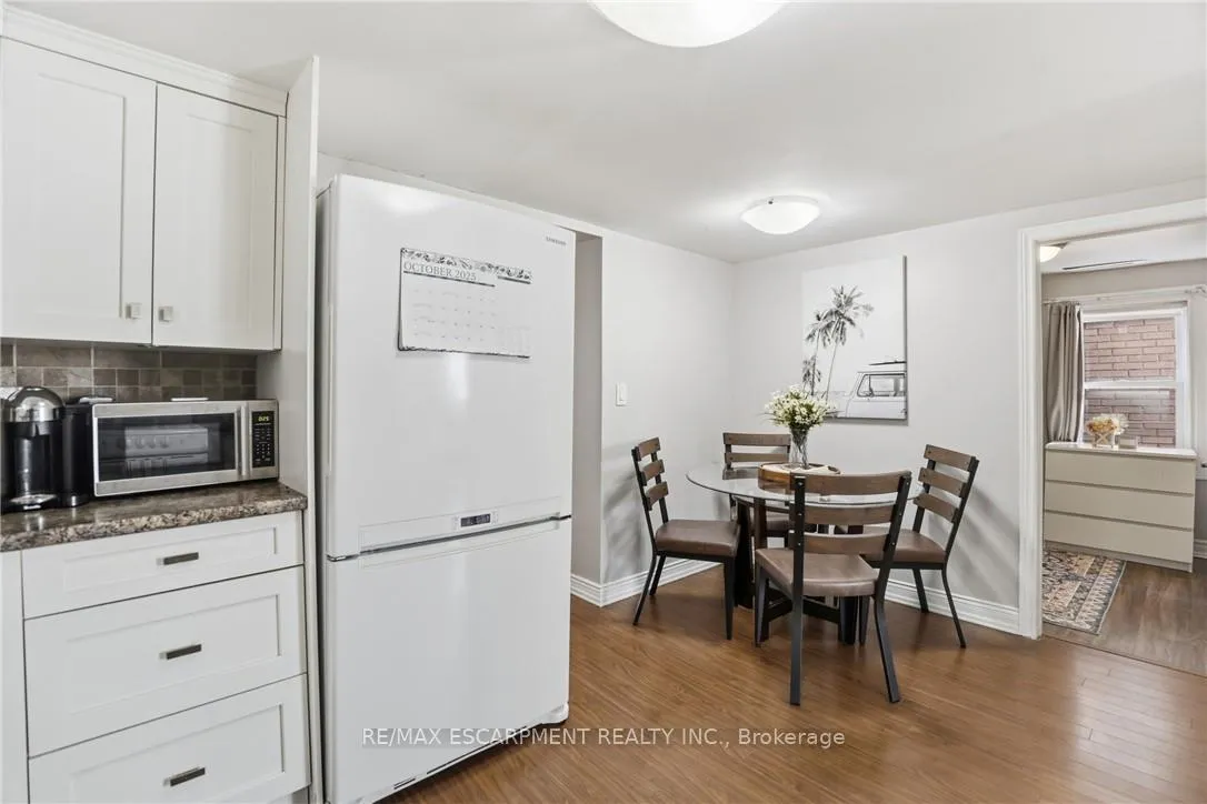Photo 18 of 25 Delena Avenue N, Hamilton, McQuesten — HOMEH