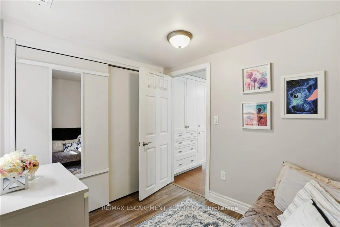 Photo 21 of 25 Delena Avenue N, Hamilton, McQuesten — HOMEH