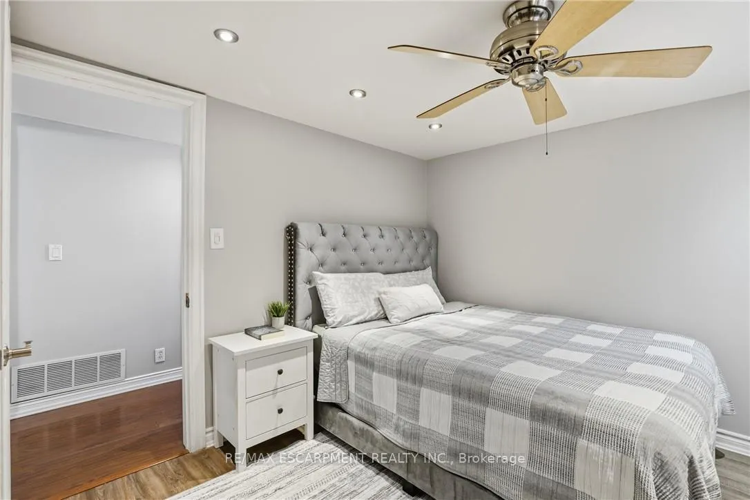 Photo 24 of 25 Delena Avenue N, Hamilton, McQuesten — HOMEH