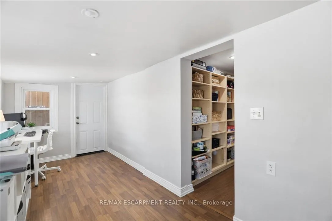 Photo 28 of 25 Delena Avenue N, Hamilton, McQuesten — HOMEH