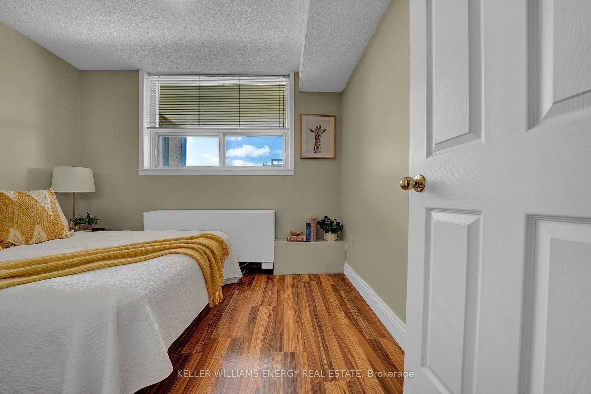 Photo 11 of Unit 302, 80 Athol Street E, Oshawa, Central — HOMEH