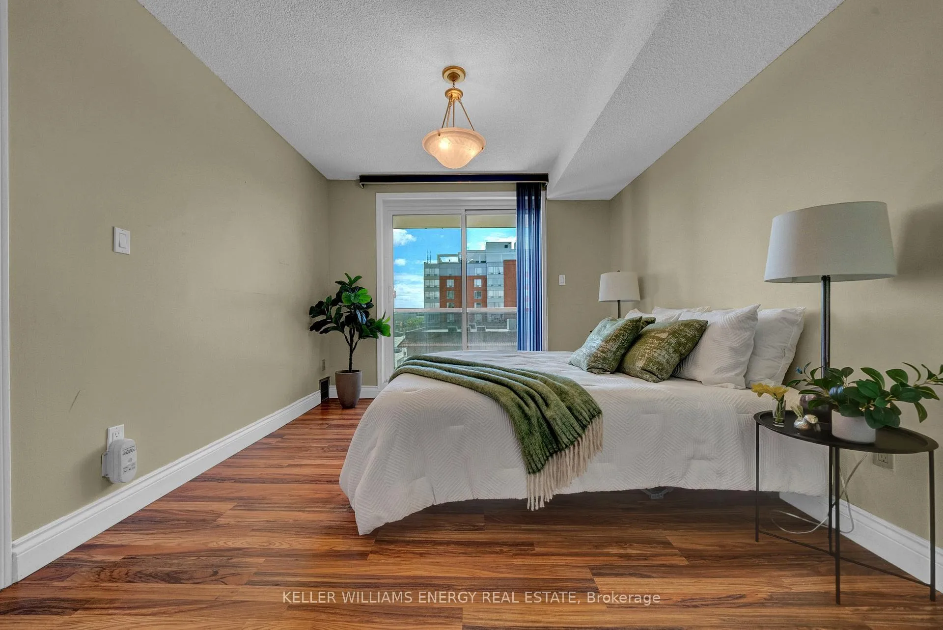 Photo 13 of Unit 302, 80 Athol Street E, Oshawa, Central — HOMEH