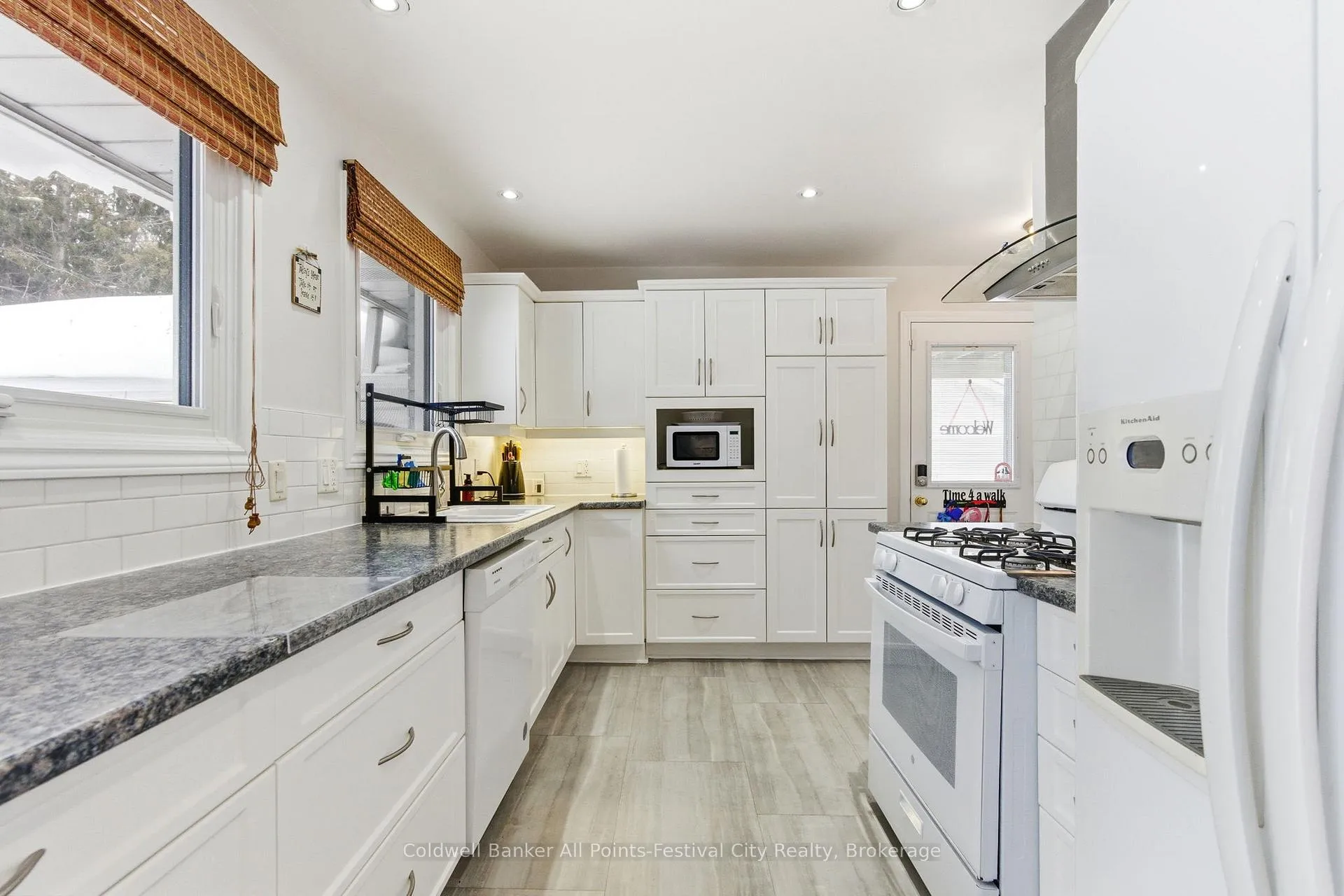 Photo 11 of 202 Bennett Street W, Goderich, Goderich (Town) — HOMEH