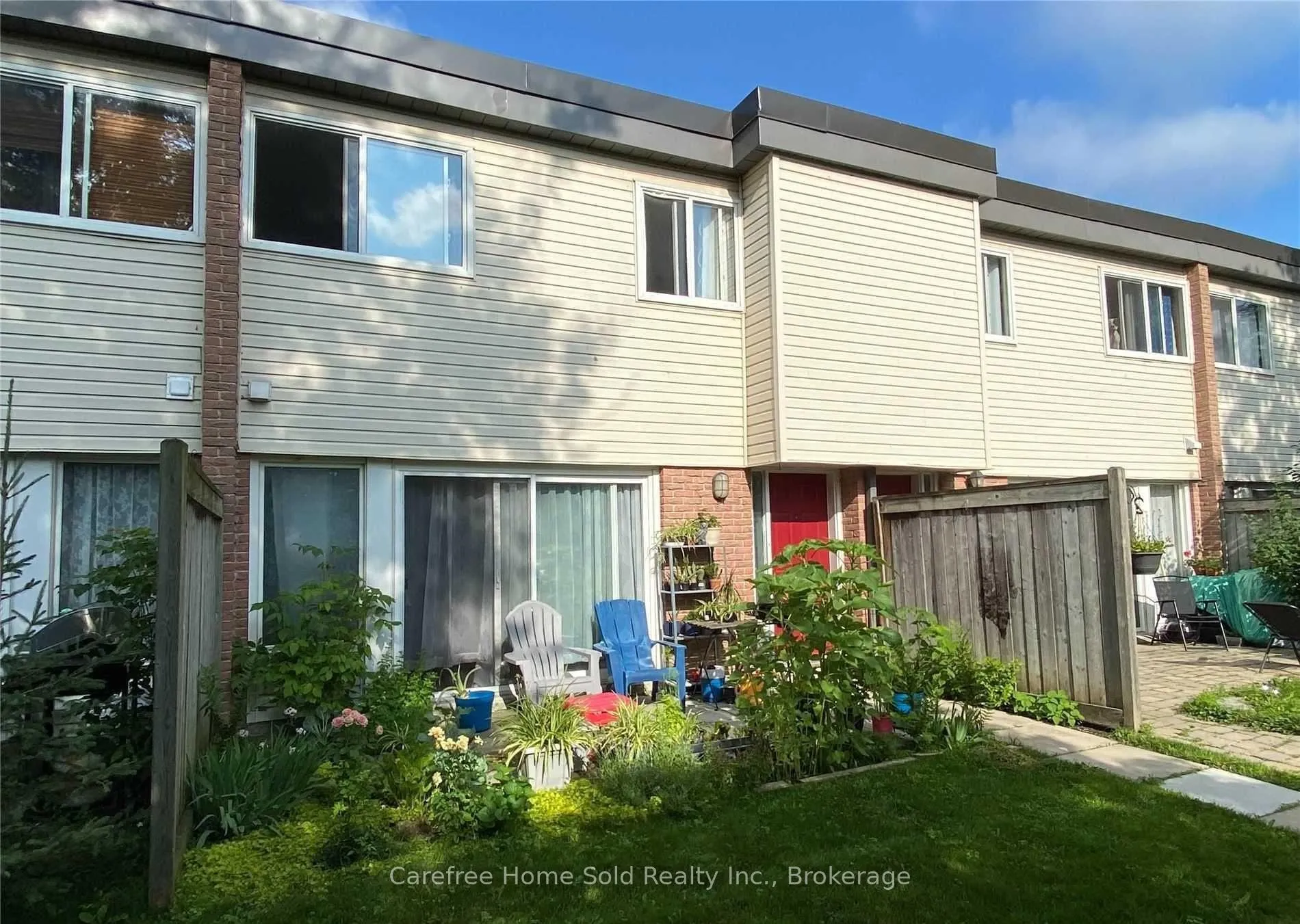 Photo 1 of 207 Milestone Crescent, Aurora, Aurora Village — HOMEH