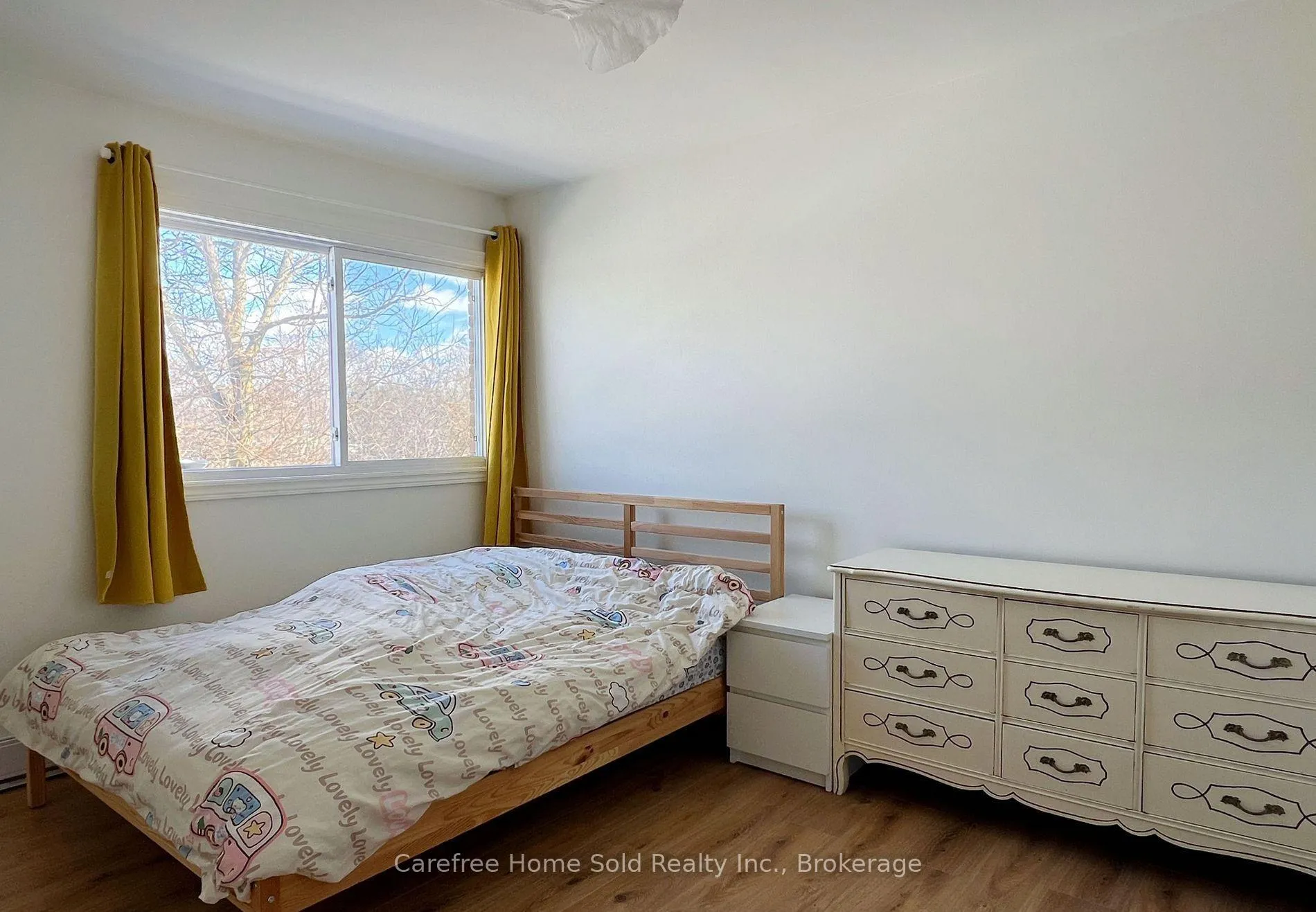 Photo 7 of 207 Milestone Crescent, Aurora, Aurora Village — HOMEH