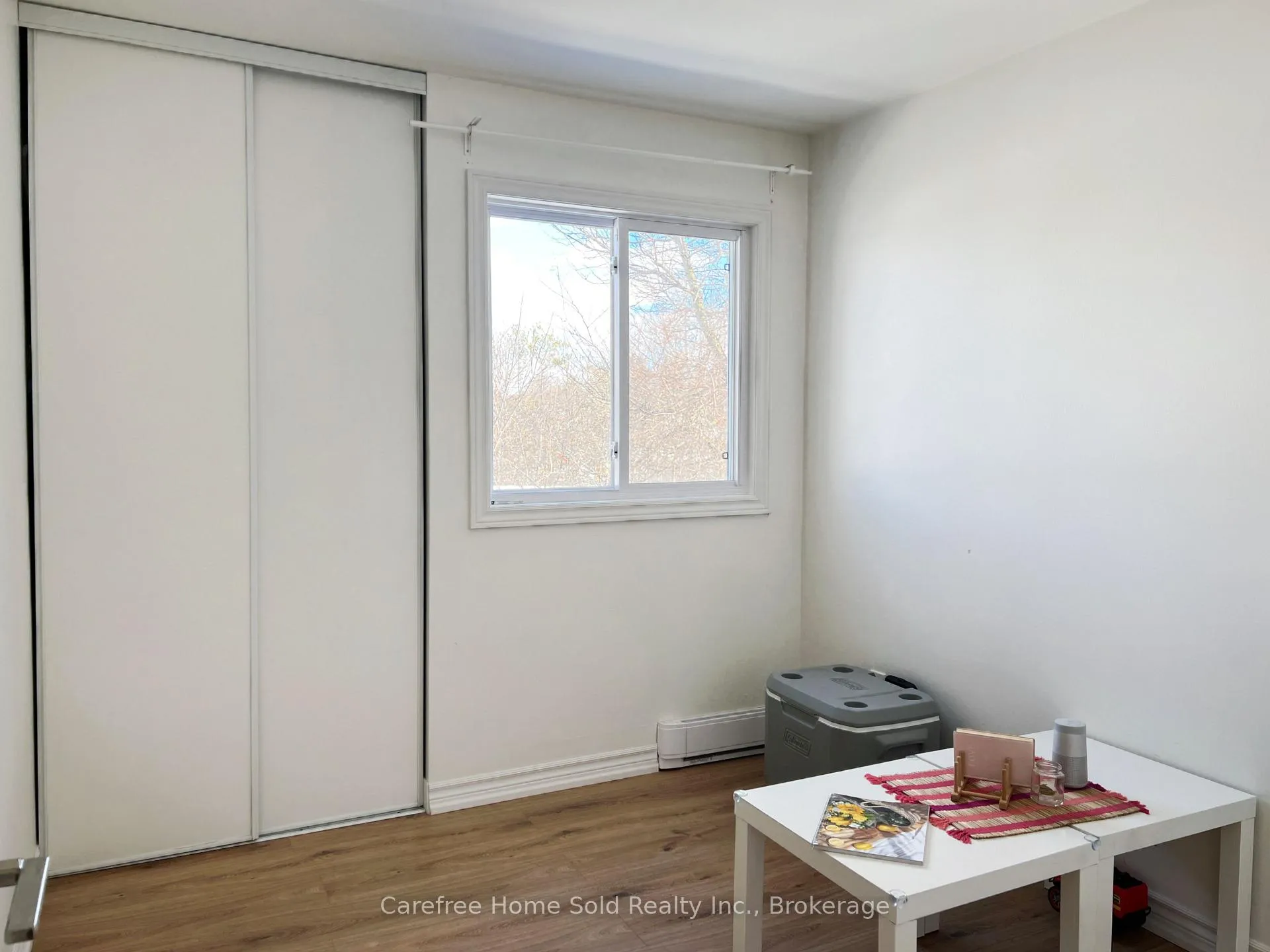 Photo 9 of 207 Milestone Crescent, Aurora, Aurora Village — HOMEH