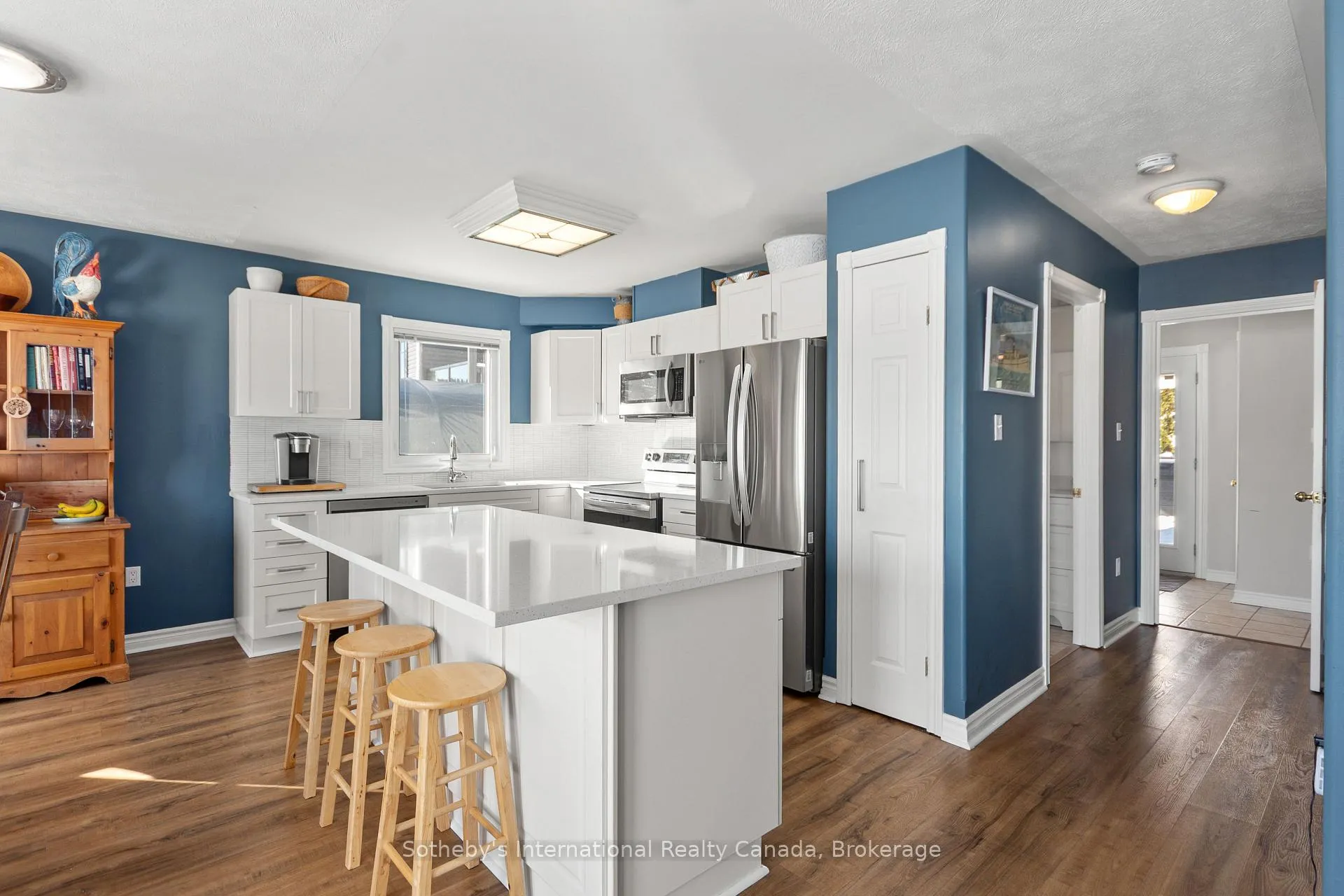 Photo 5 of 604 Champlain Road, Tiny, Rural Tiny — HOMEH