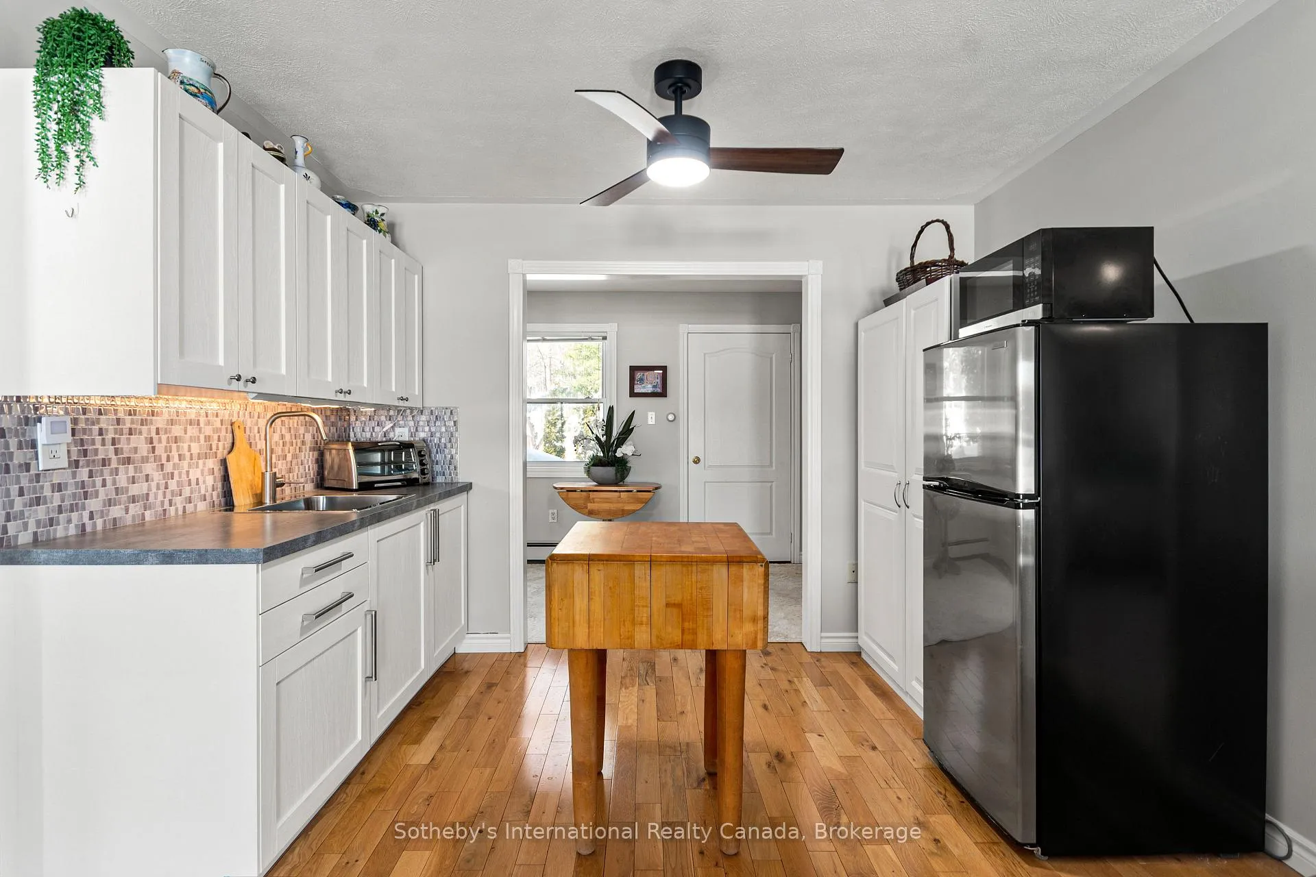 Photo 23 of 604 Champlain Road, Tiny, Rural Tiny — HOMEH