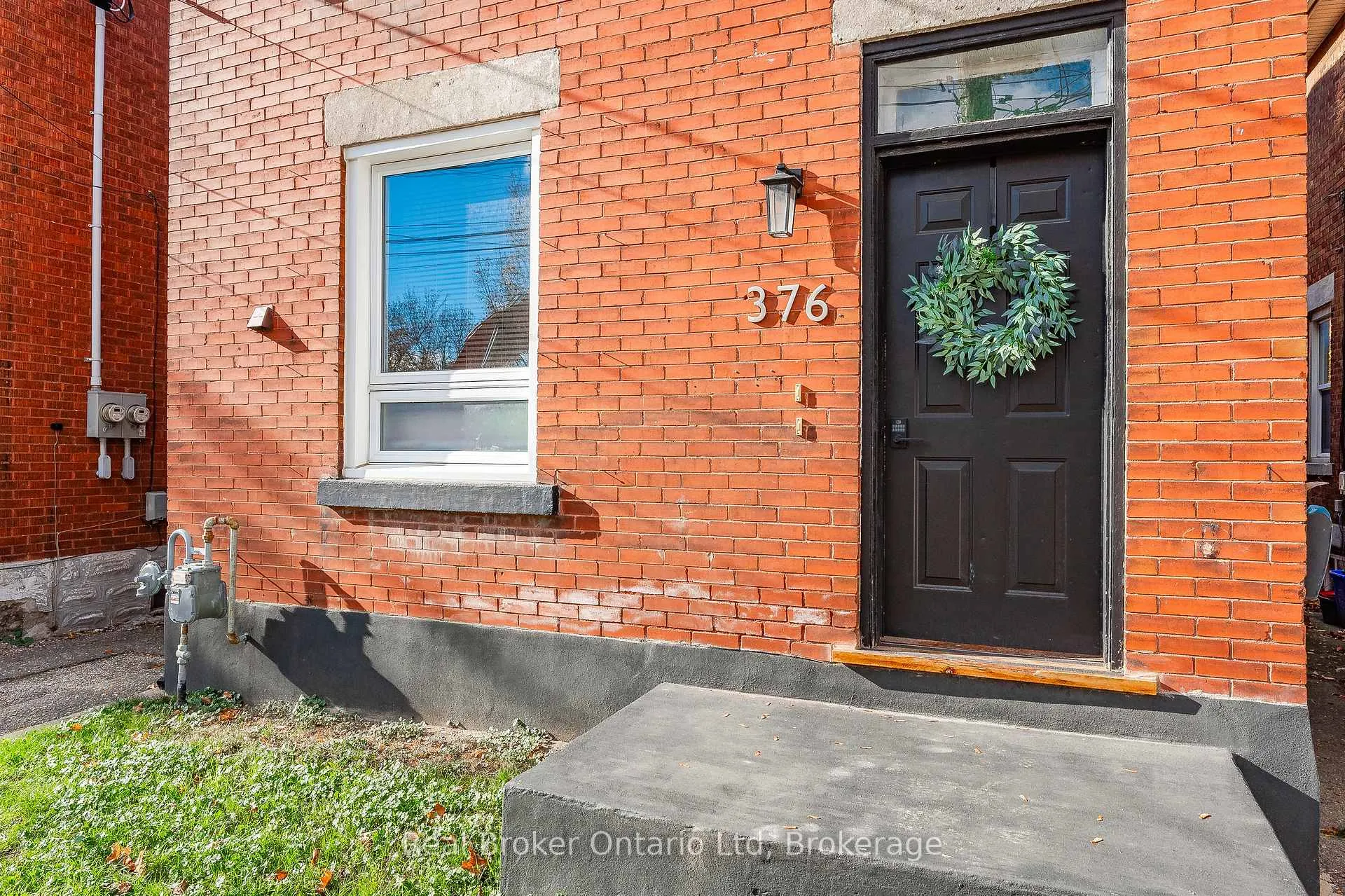 Photo 2 of 376 York Road, Guelph, St. Patrick's Ward — HOMEH