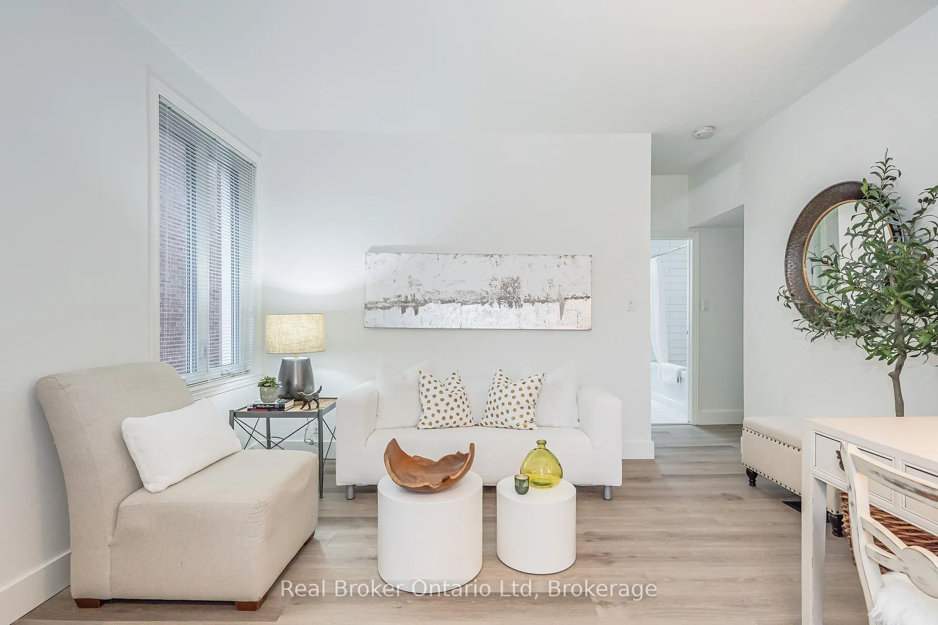 Photo 4 of 376 York Road, Guelph, St. Patrick's Ward — HOMEH