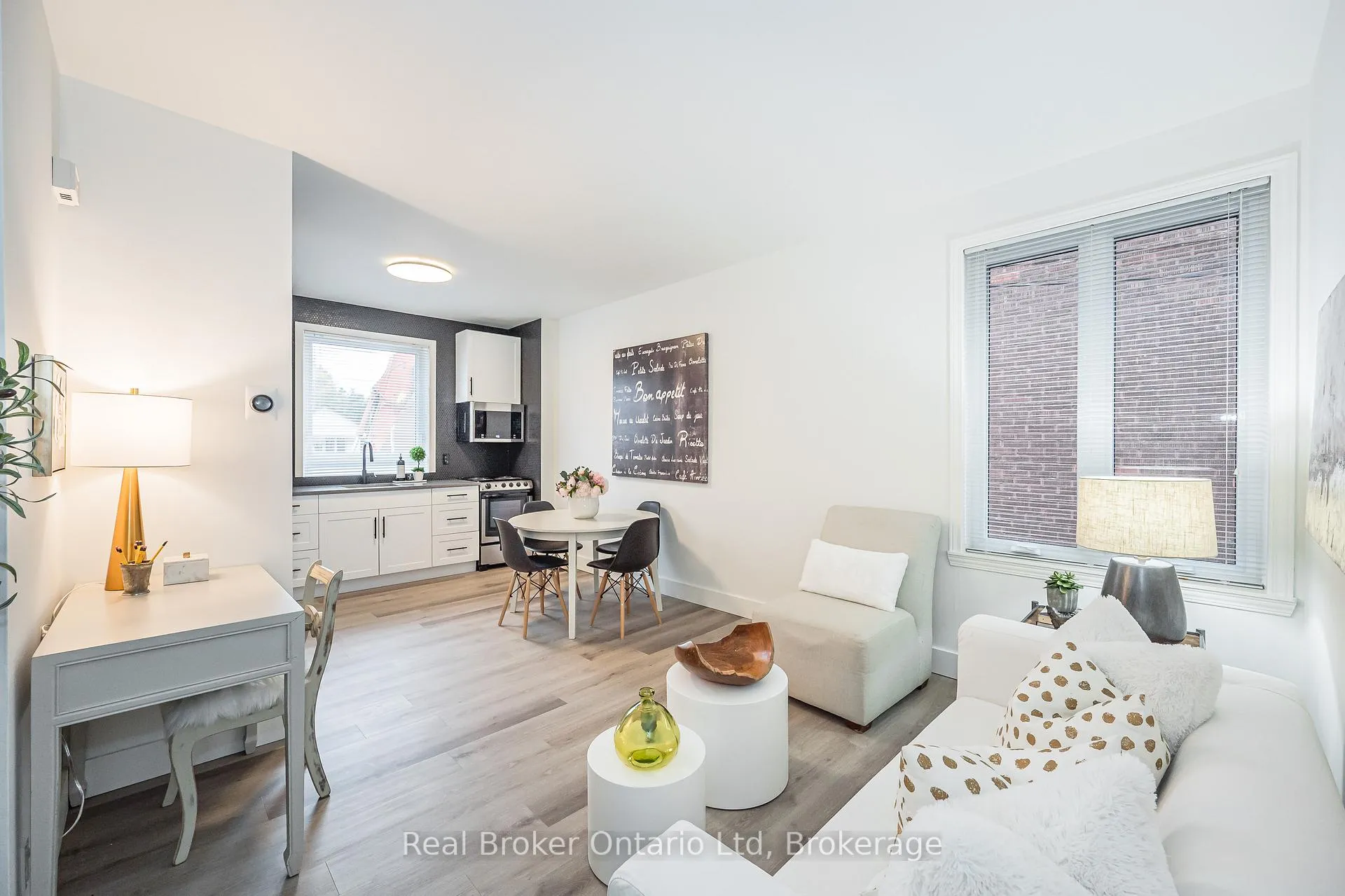 Photo 6 of 376 York Road, Guelph, St. Patrick's Ward — HOMEH