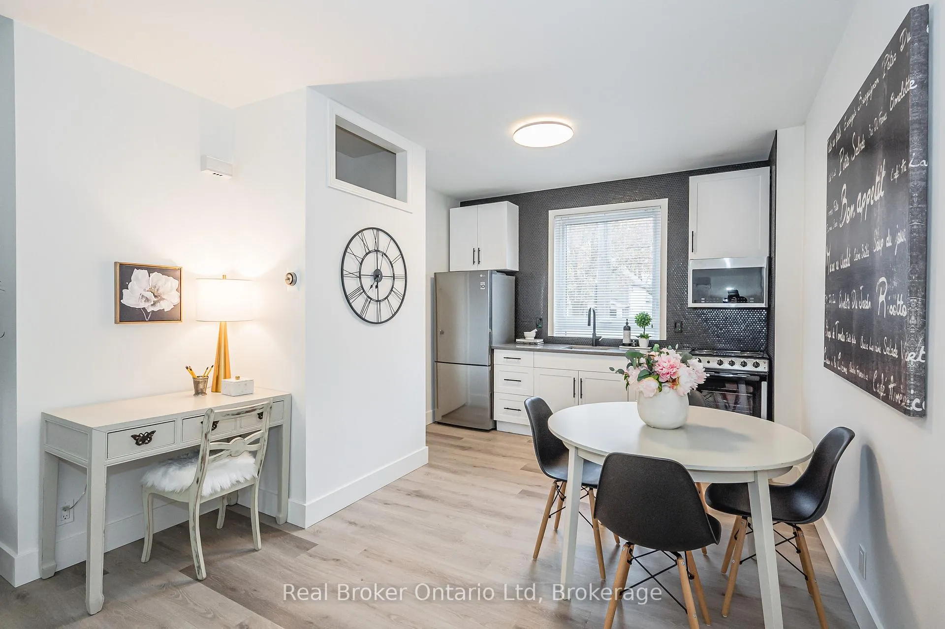 Photo 8 of 376 York Road, Guelph, St. Patrick's Ward — HOMEH
