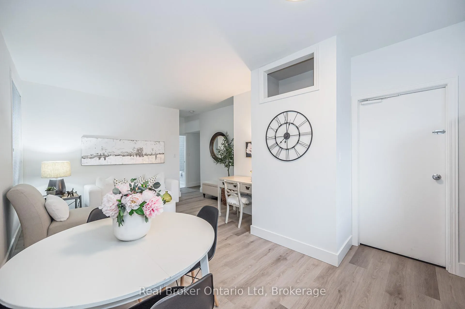 Photo 12 of 376 York Road, Guelph, St. Patrick's Ward — HOMEH