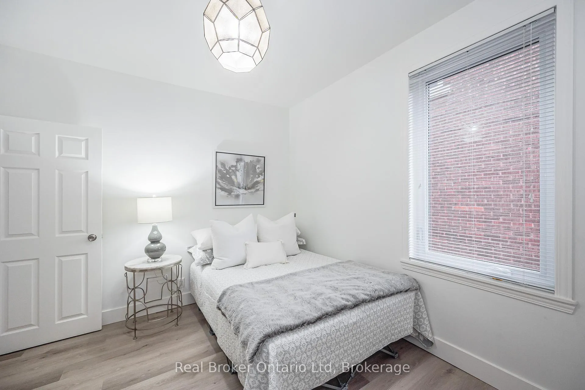 Photo 15 of 376 York Road, Guelph, St. Patrick's Ward — HOMEH