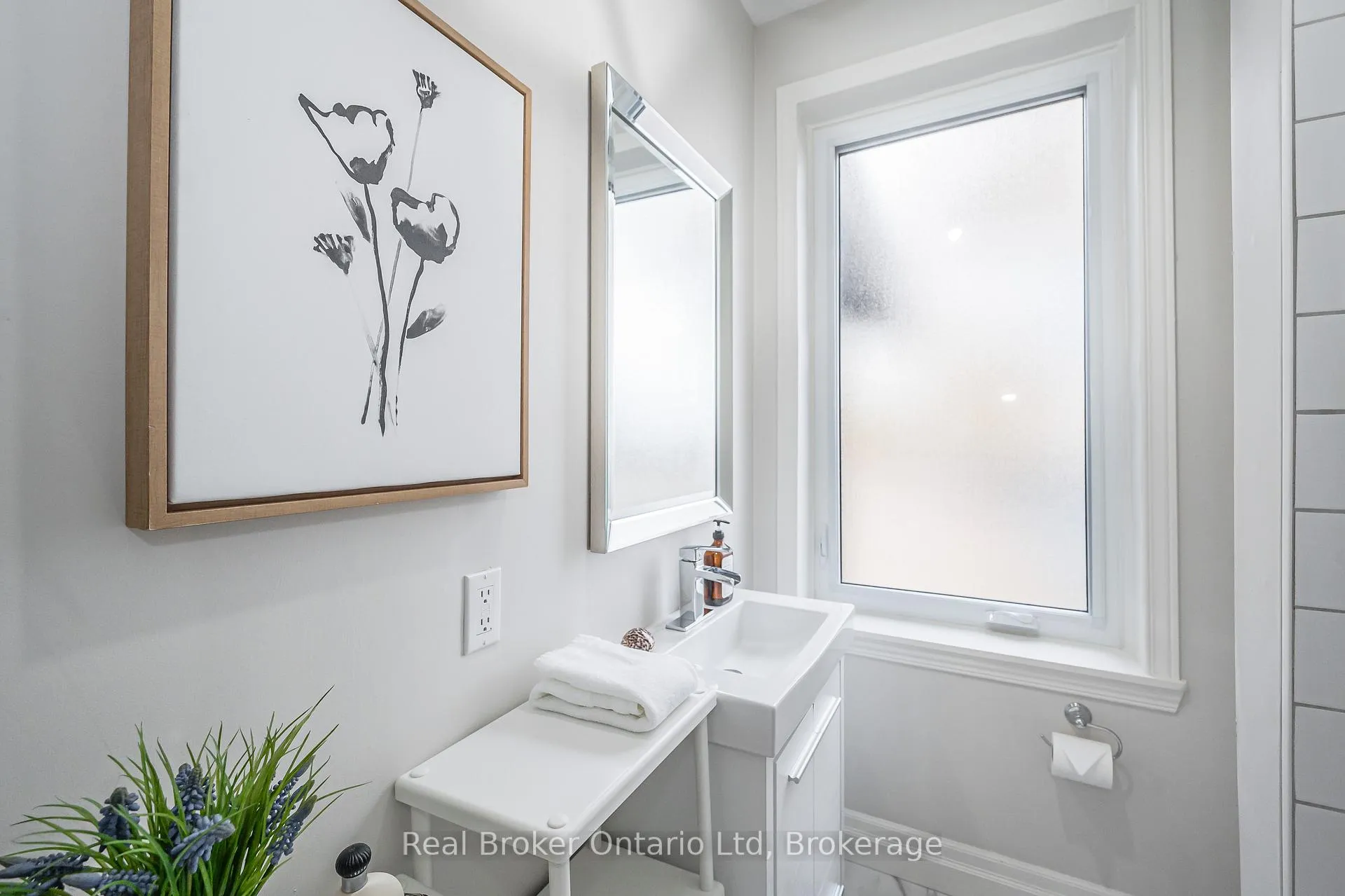 Photo 18 of 376 York Road, Guelph, St. Patrick's Ward — HOMEH