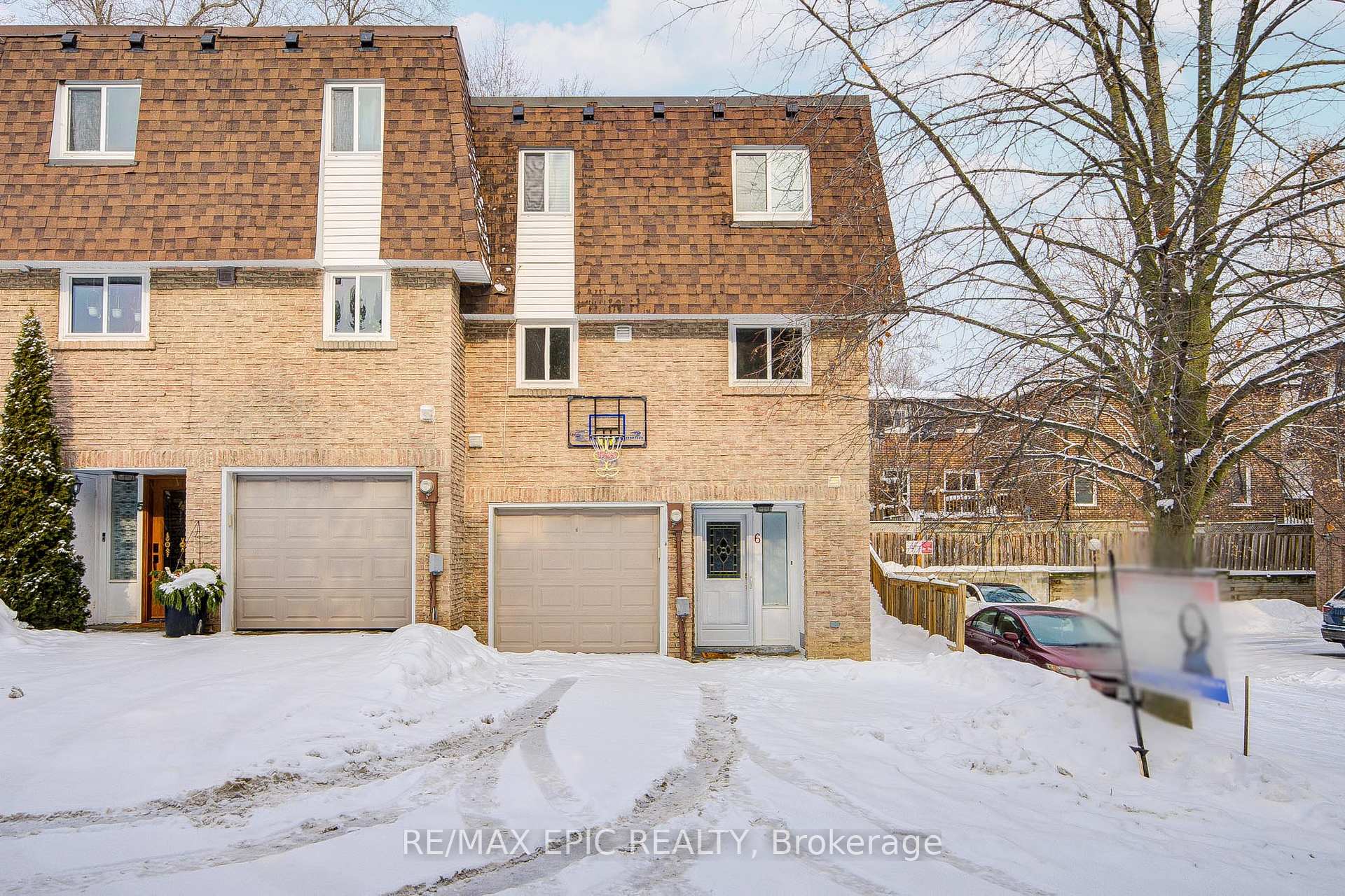 Front of Unit 6, 115 Henderson Avenue
