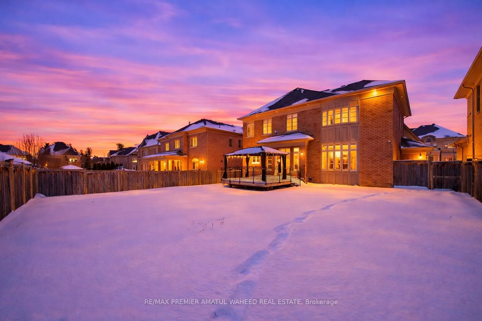 Photo 4 of 88 Silver Sterling Crescent, Vaughan, Vellore Village — HOMEH