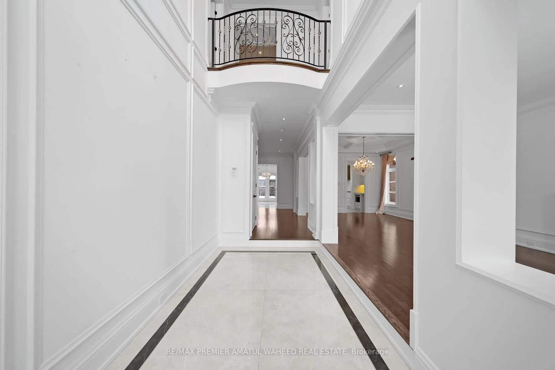 Photo 5 of 88 Silver Sterling Crescent, Vaughan, Vellore Village — HOMEH