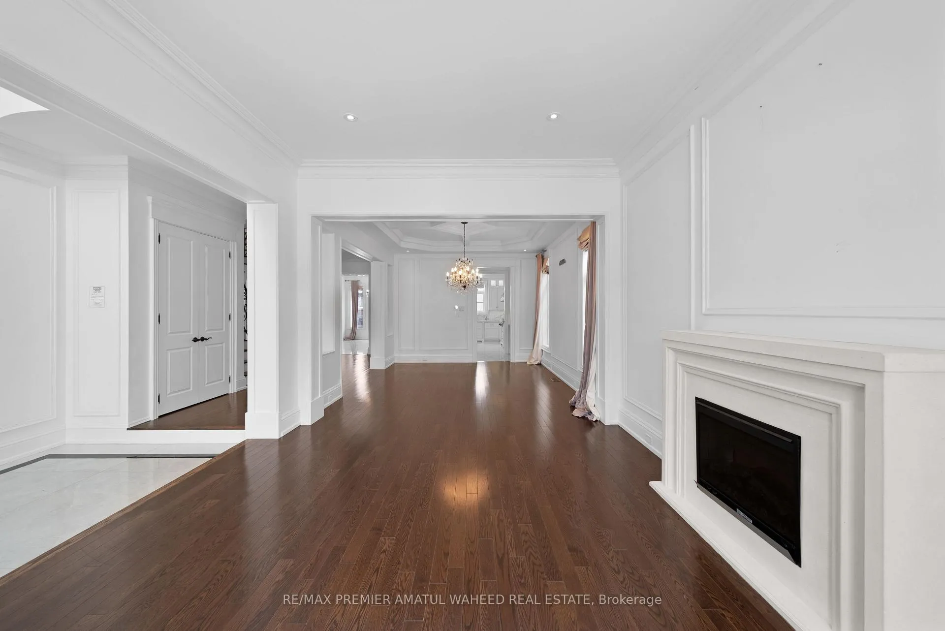 Photo 7 of 88 Silver Sterling Crescent, Vaughan, Vellore Village — HOMEH