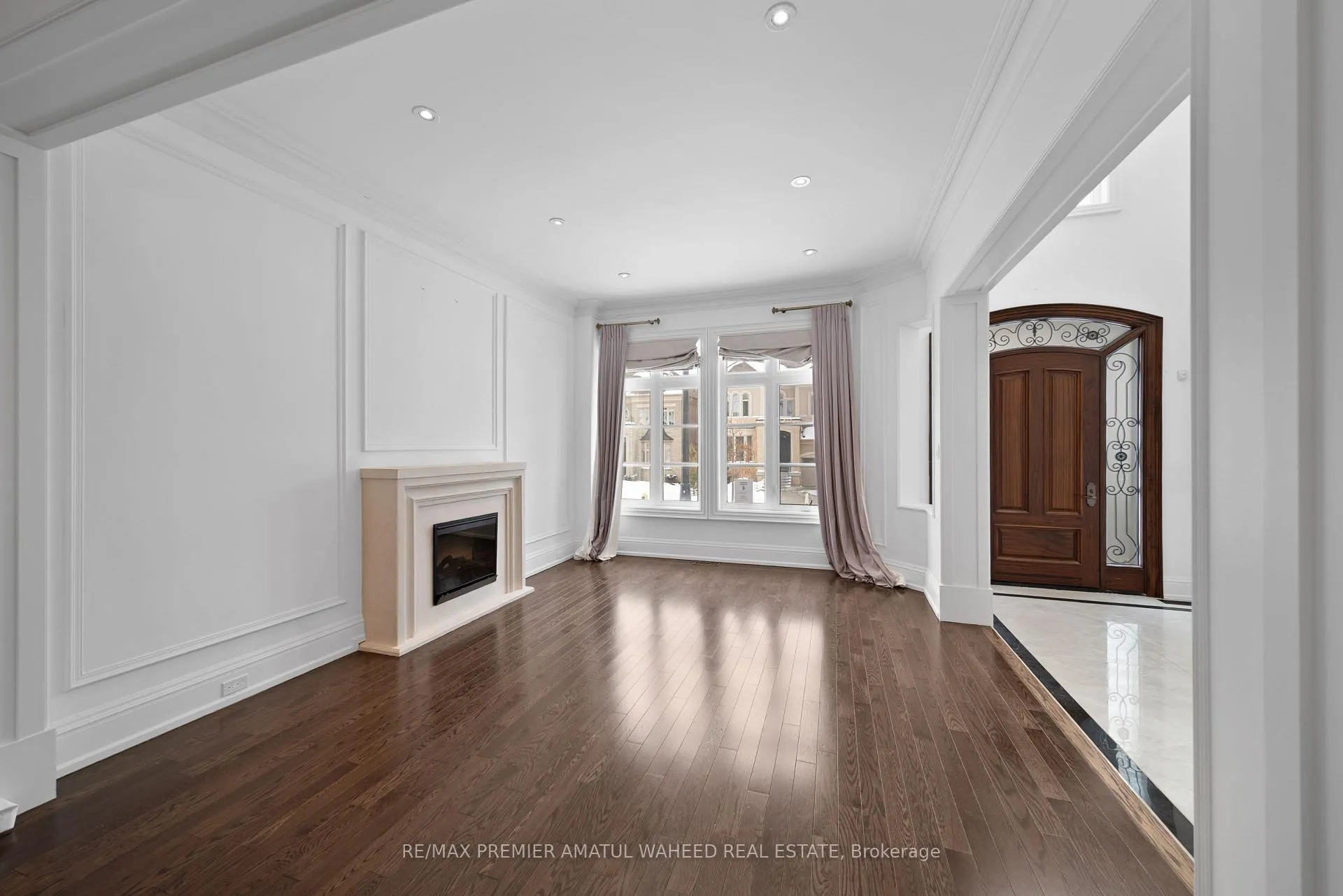 Photo 9 of 88 Silver Sterling Crescent, Vaughan, Vellore Village — HOMEH